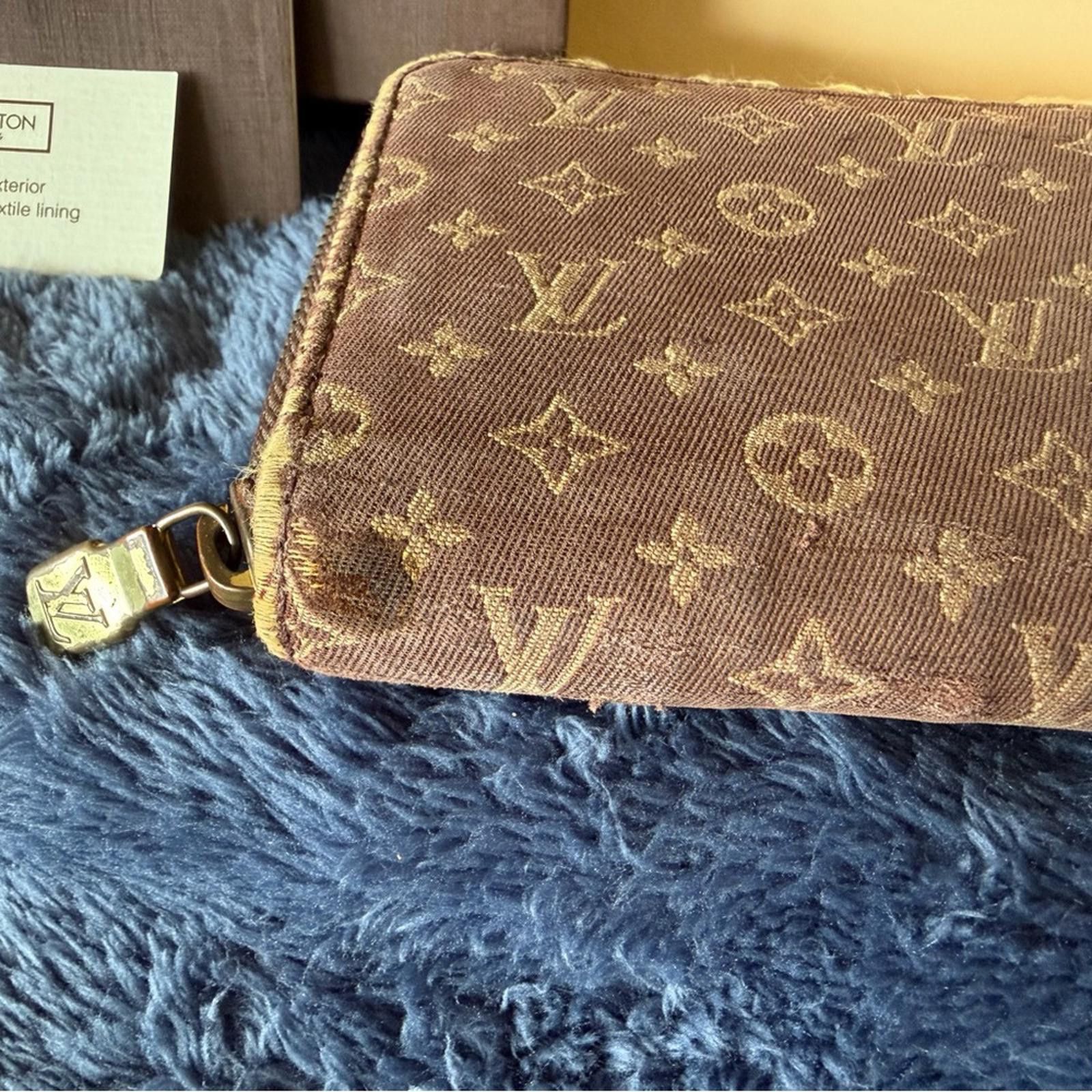 Louis Vuitton Louis Vuitton Monogram Denim Zippy Wallet in Brown and Tan Size ONE SIZE - 3 Thumbnail