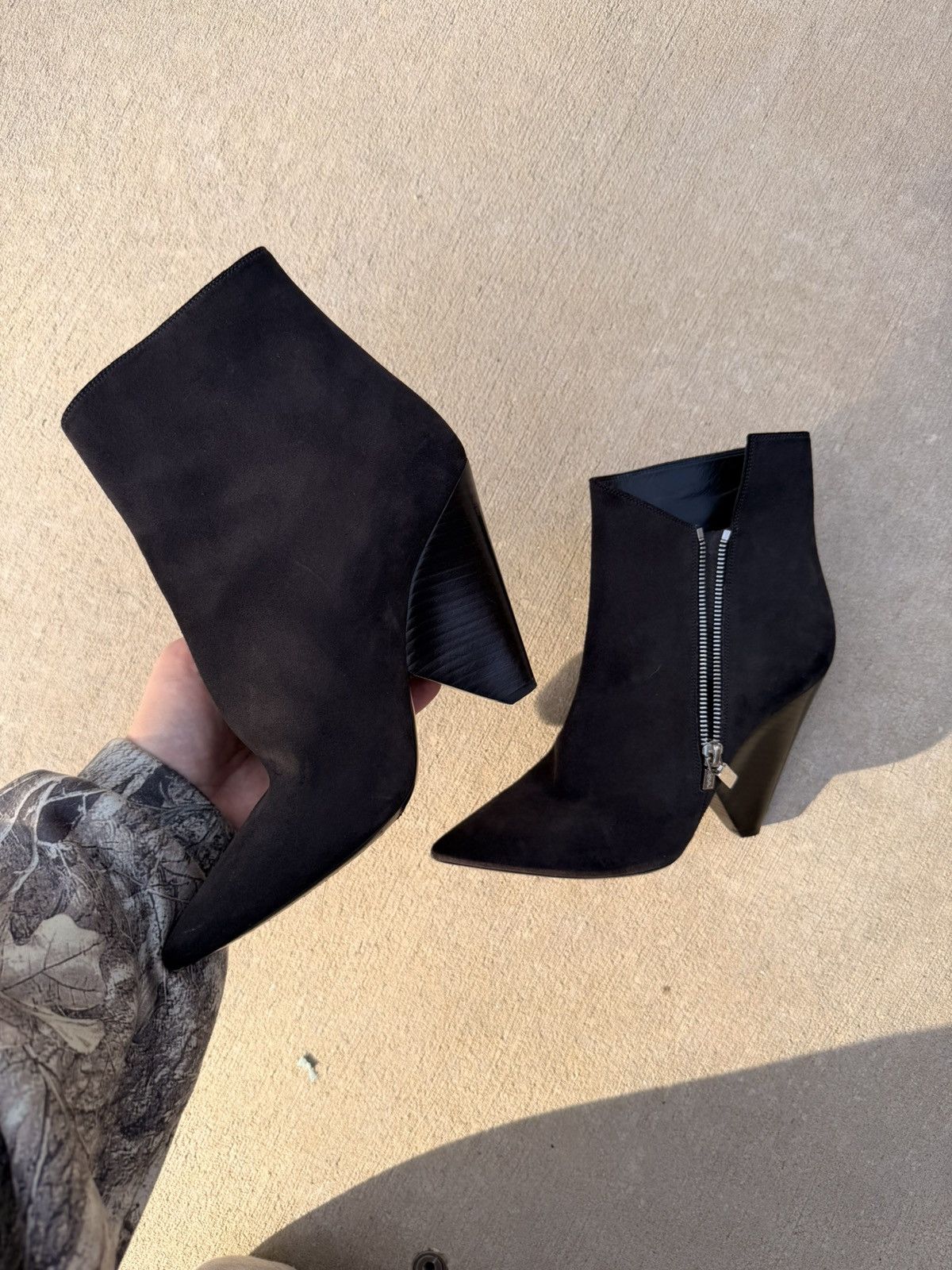 Yves Saint Laurent Yves Saint Laurent Black Suede 'Aliama' Boots Size US 8 / IT 38 - 2 Thumbnail