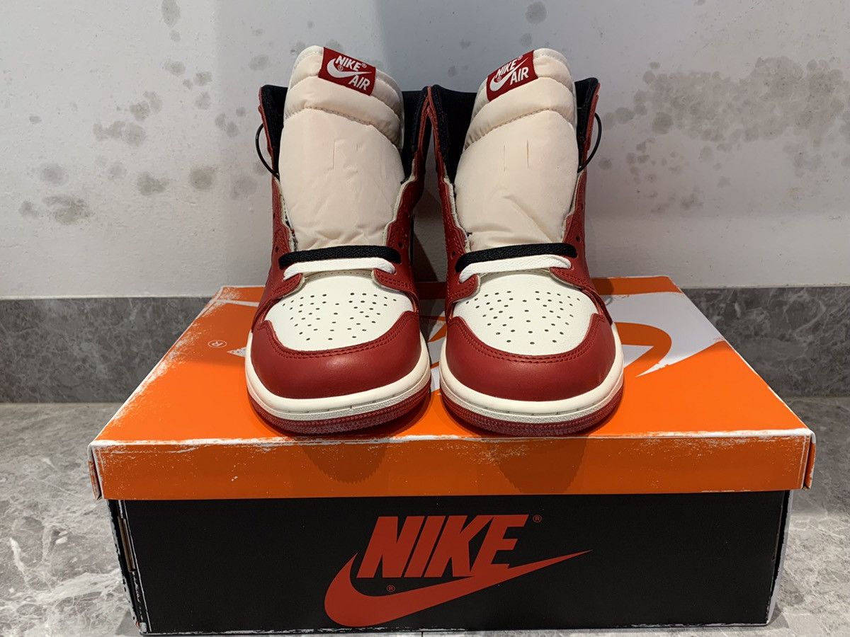 Jordan Brand Air Jordan 1 Retro High OG Chicago Lost and Found Size US 8.5 / EU 41-42 - 2 Thumbnail