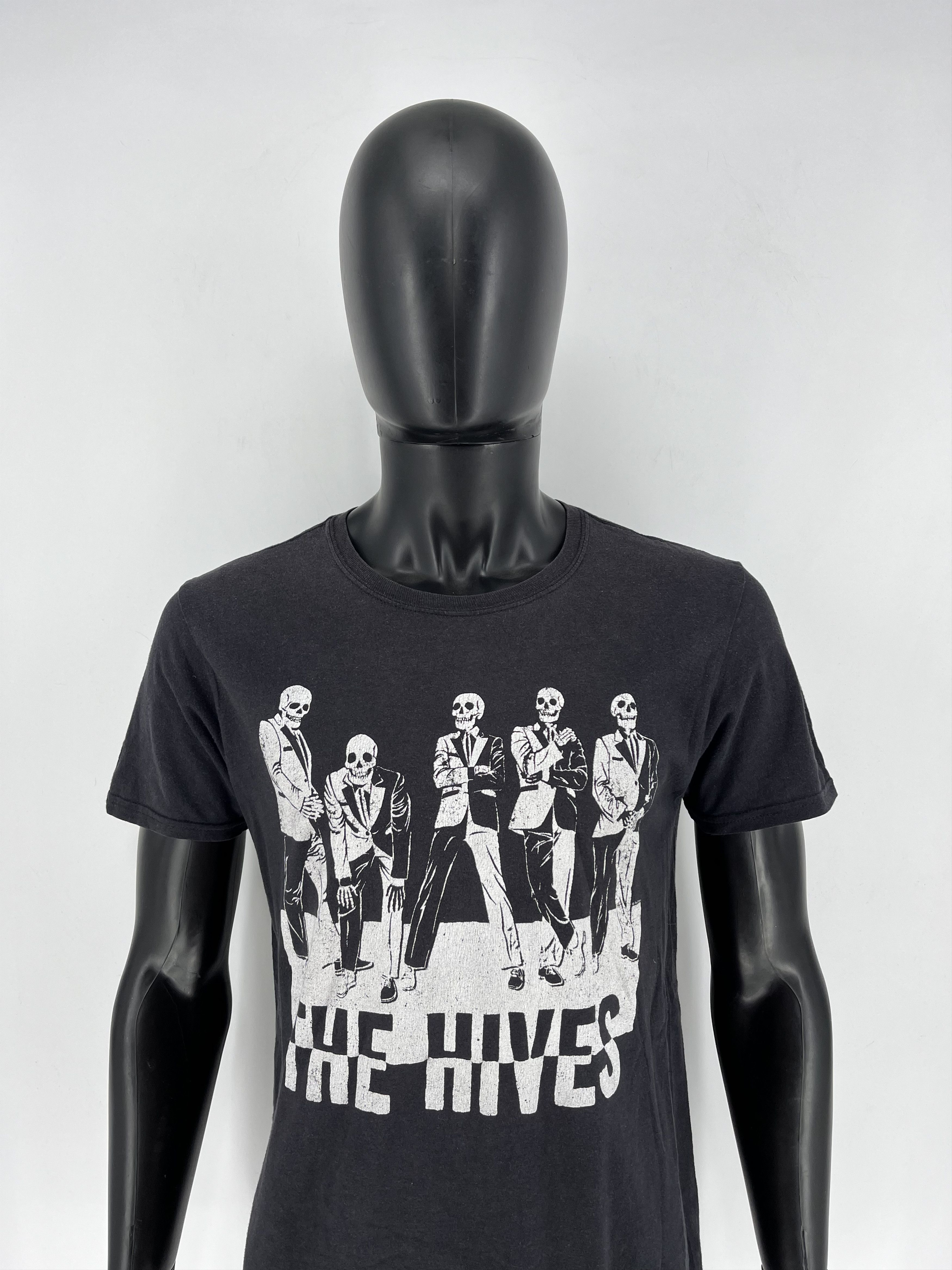 Band Tees × Vintage The Hives Tee Indie Rock Vintage Band Tees The Strokes Oasis Size US M / EU 48-50 / 2 - 1 Thumbnail