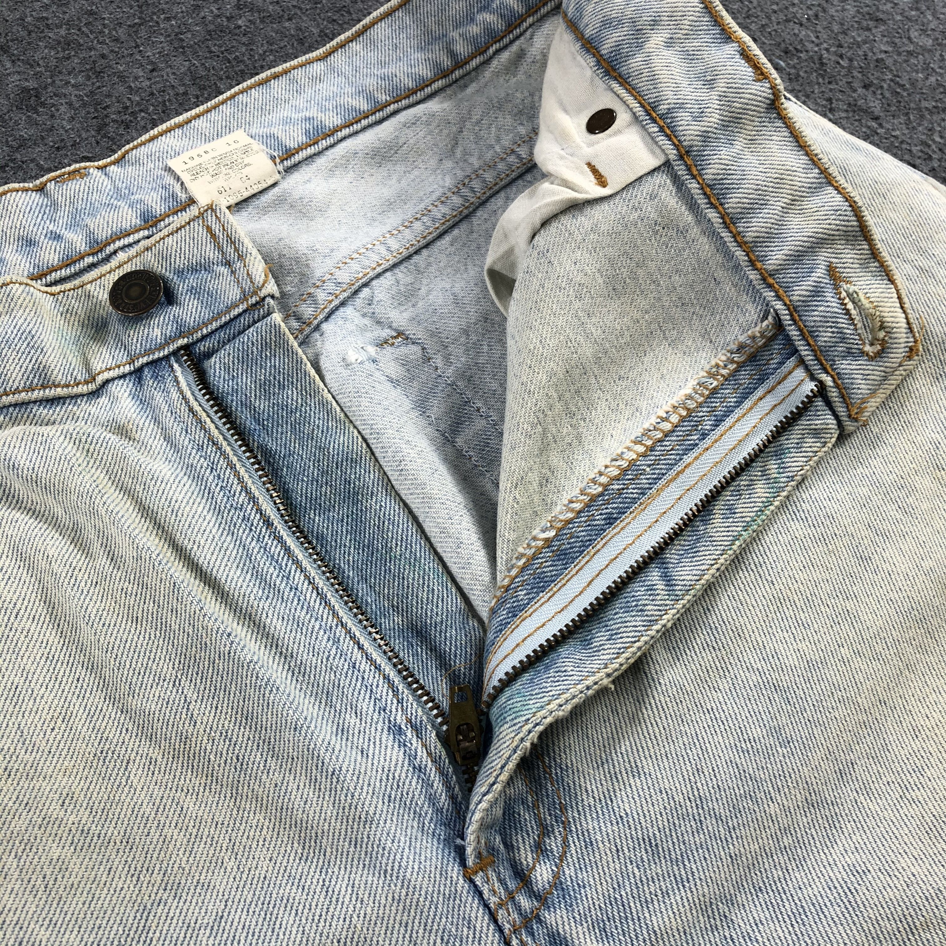 Levi's Vintage 90s Light Wash Levis 551 Jeans-J1581 Size US 33 - 9 Thumbnail