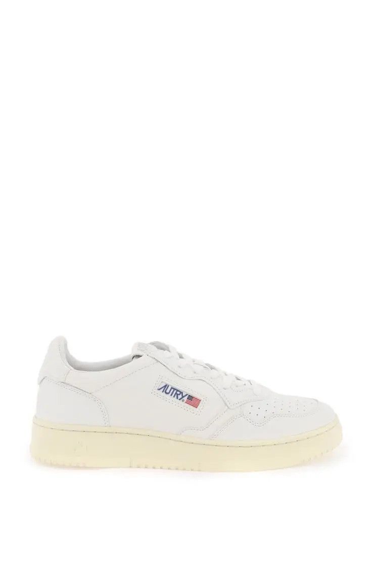image of Autry O1S22I1N0324 Medalist Low Sneakers In White, Women's (Size 11)
