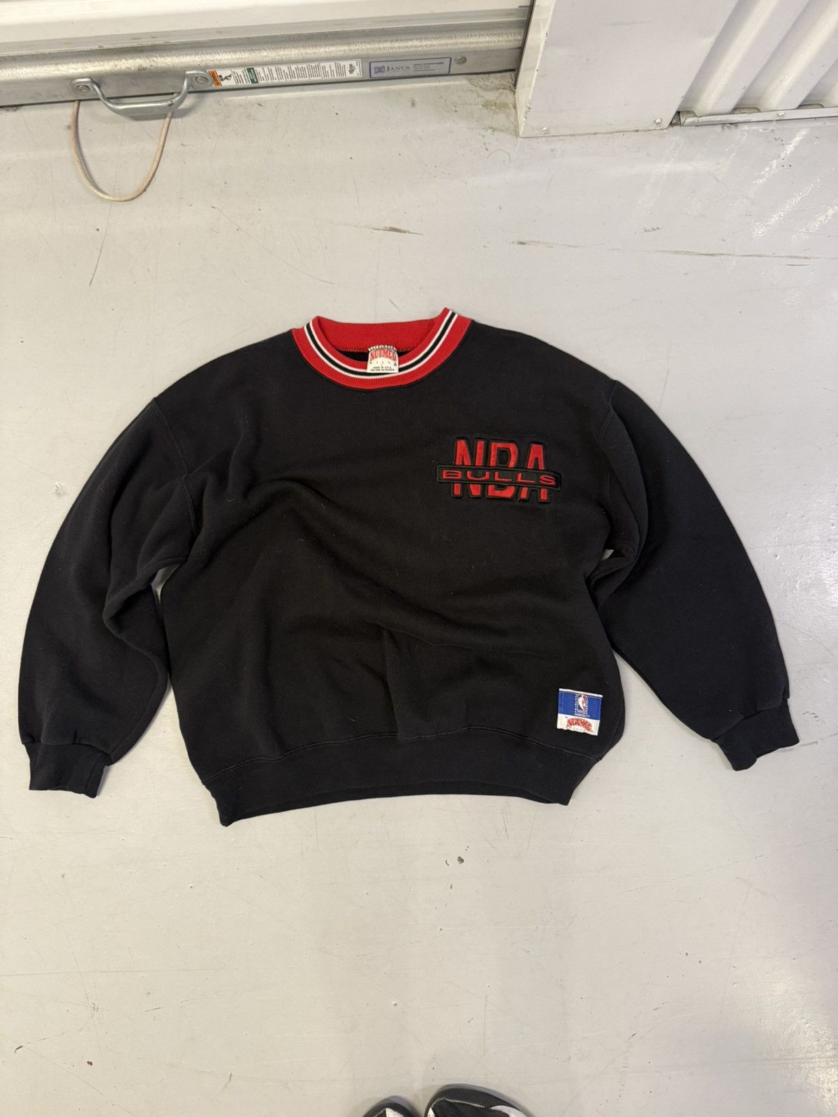 NBA × Nutmeg Vintage Chicago bulls crewneck Size US M / EU 48-50 / 2 - 1 Thumbnail
