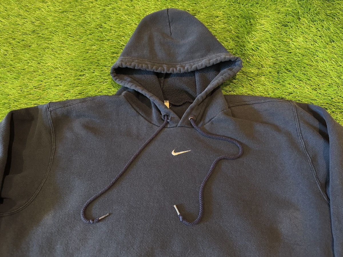 Nike VTG Nike Gray Tag Distressed Center Swoosh Y2K Grunge Hoodie Size US L / EU 52-54 / 3 - 2 Thumbnail