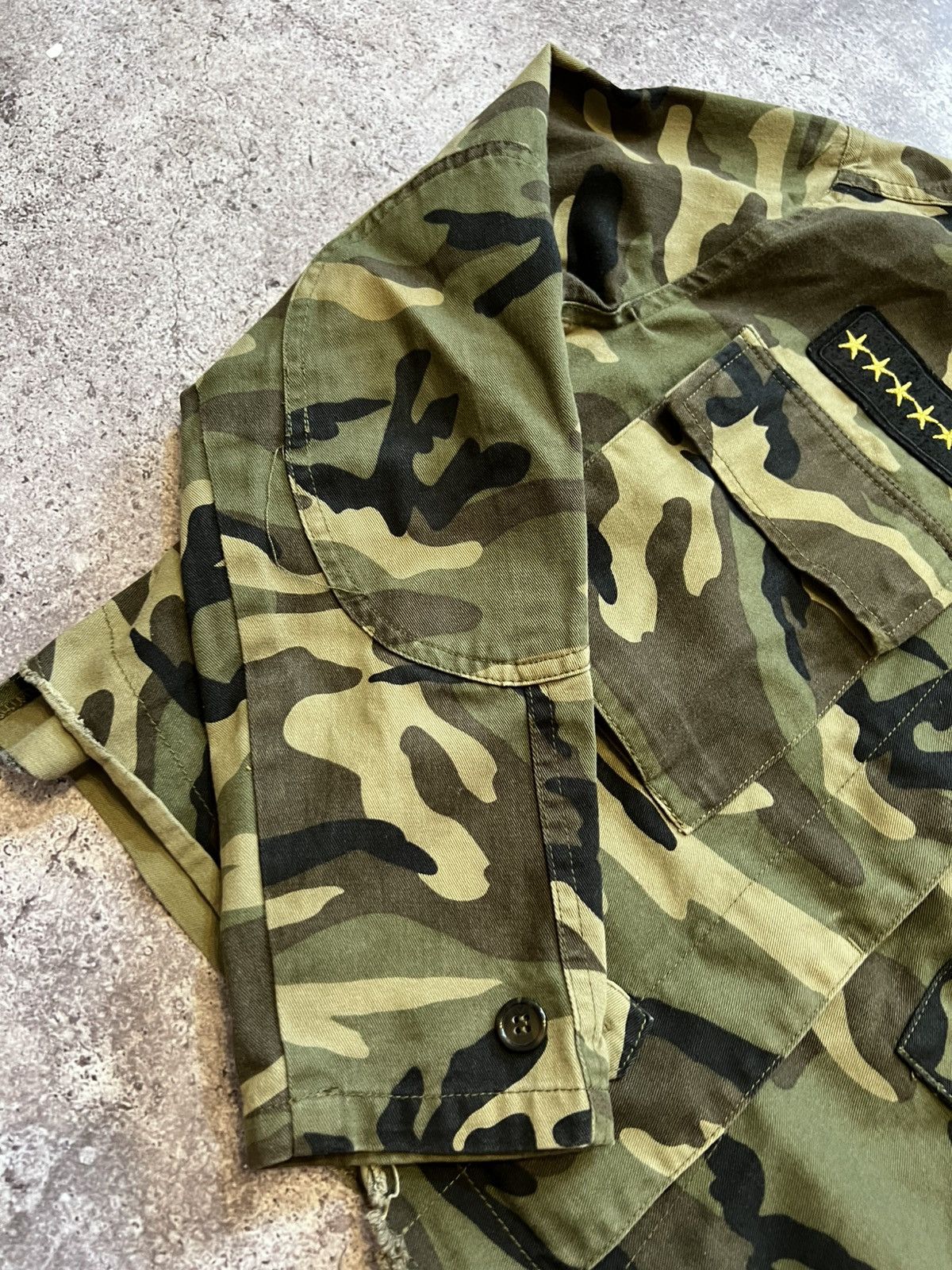 Hysteric Glamour VTG Hysteric Glamour Style Camo Cropped Jacket YK2 Size US S / EU 44-46 / 1 - 7 Thumbnail
