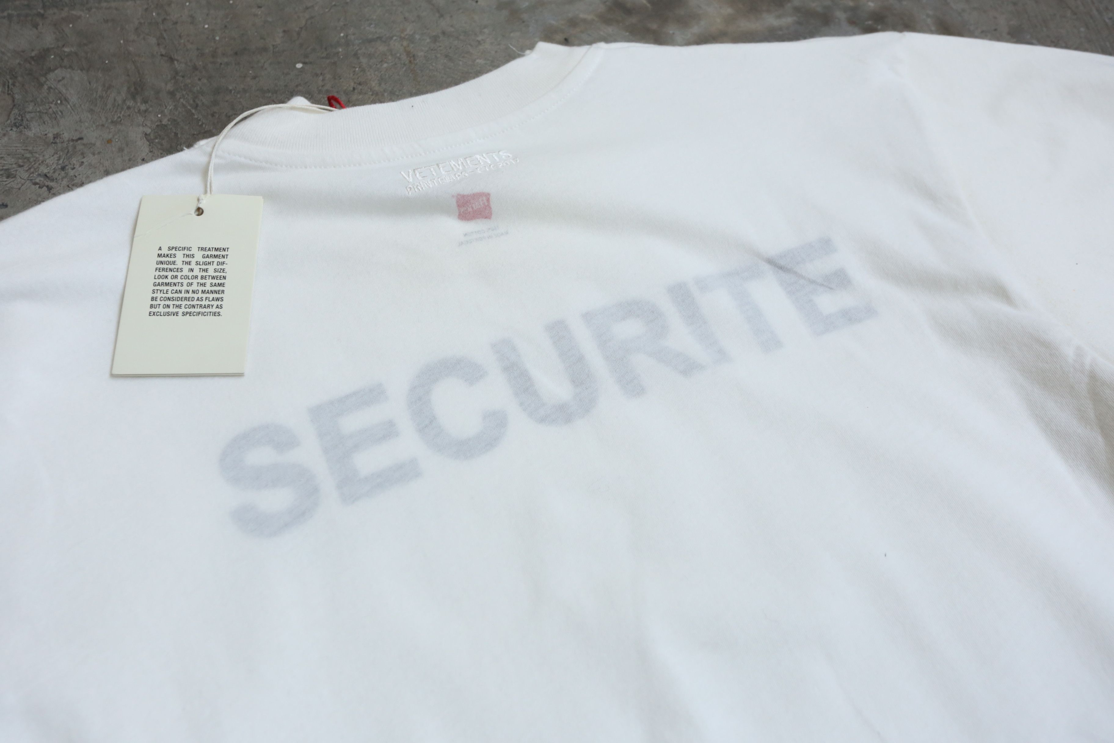 Hanes × Vetements Vetements - Hanes - S/S 17 - Double Layer Securite LS Size US L / EU 52-54 / 3 - 6 Thumbnail