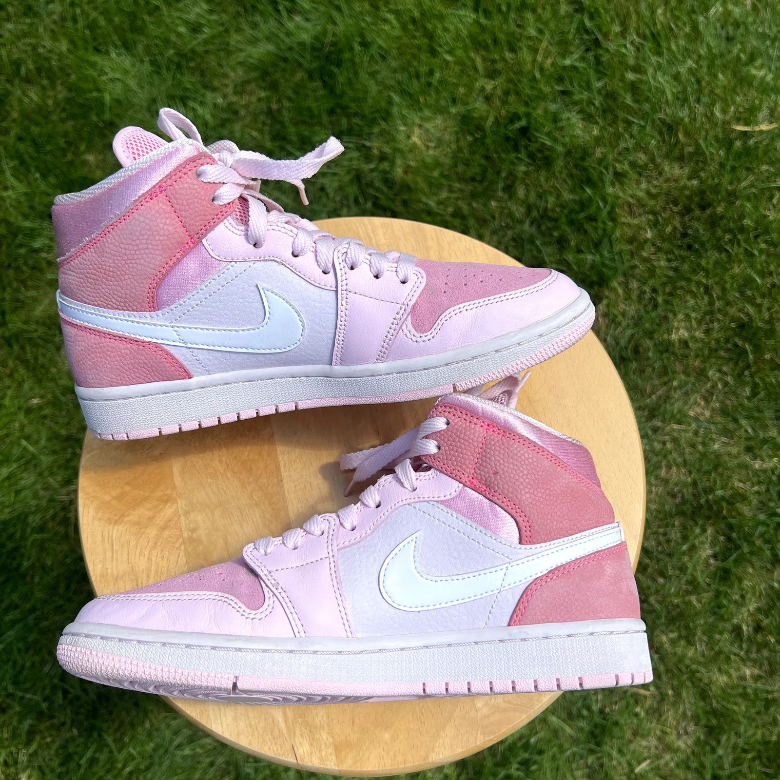 Jordan Brand × Nike Wmns Air Jordan 1 Mid Digital Pink Women's Shoes - Size 8.5 Size US 8.5 / IT 38.5 - 2 Thumbnail