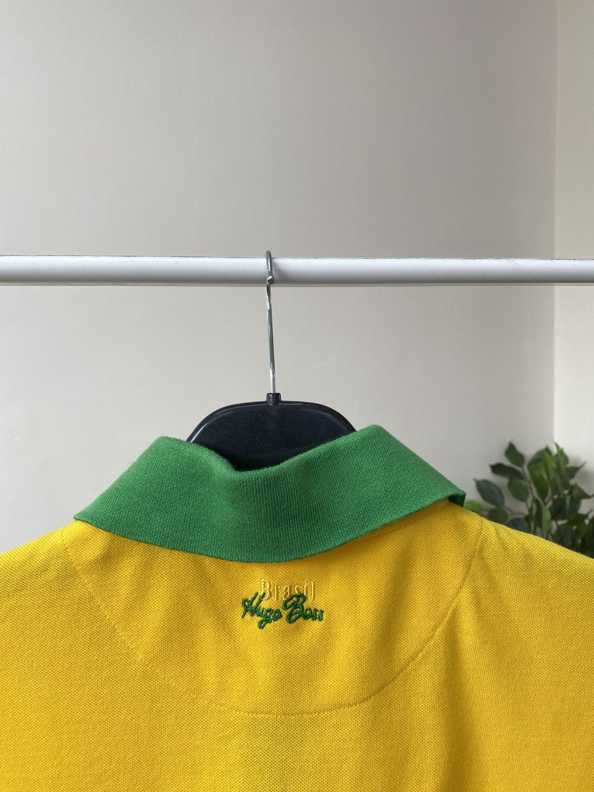 Hugo Boss × Vintage Vintage Hugo Boss Brazil Embroidered Yellow Green Polo Size US L / EU 52-54 / 3 - 15 Thumbnail