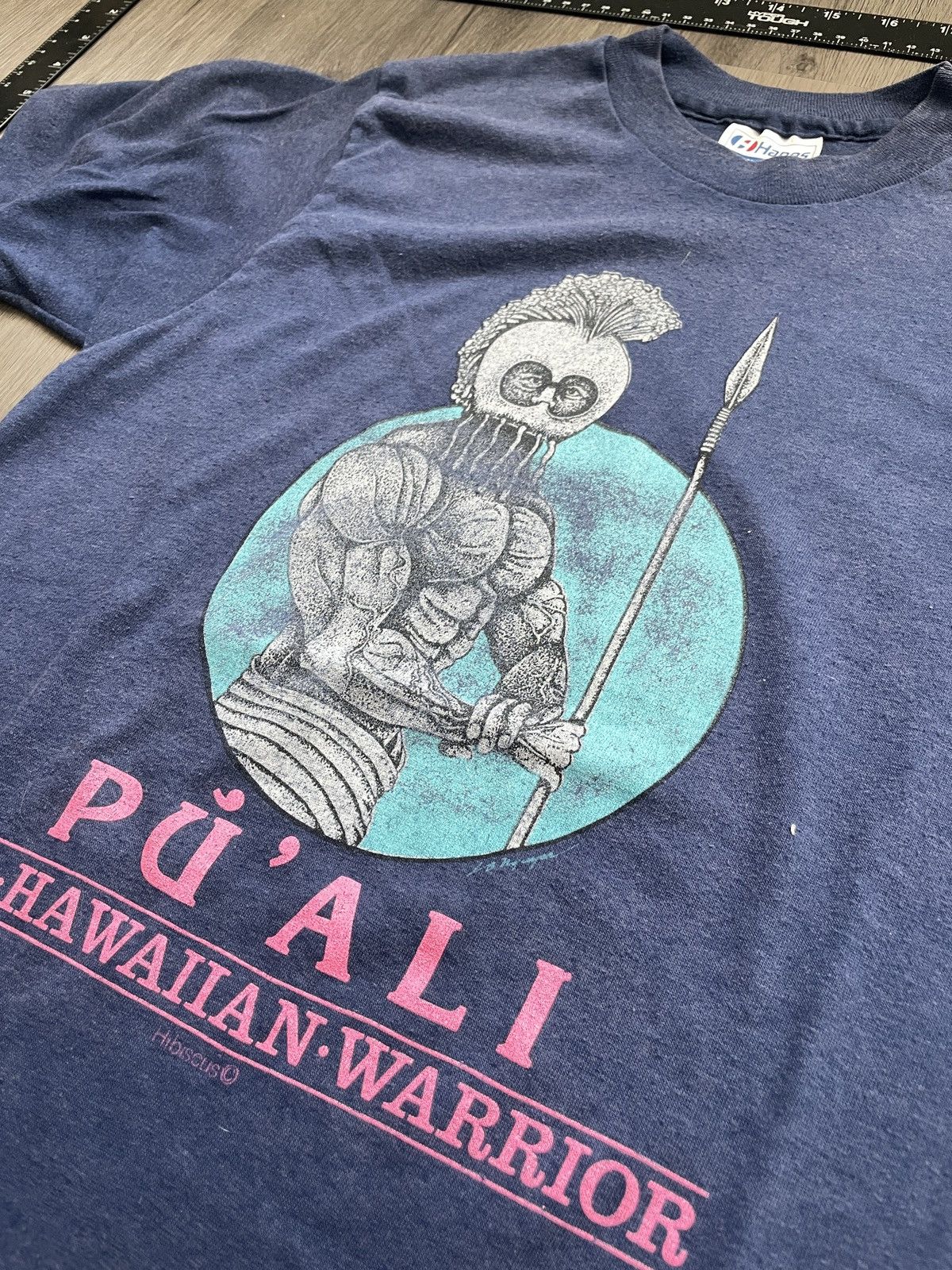 Hanes Vintage 90’s Hawaiian Warrior “Pu’ Ali” T-Shirt (Sz. M) Size US M / EU 48-50 / 2 - 2 Thumbnail