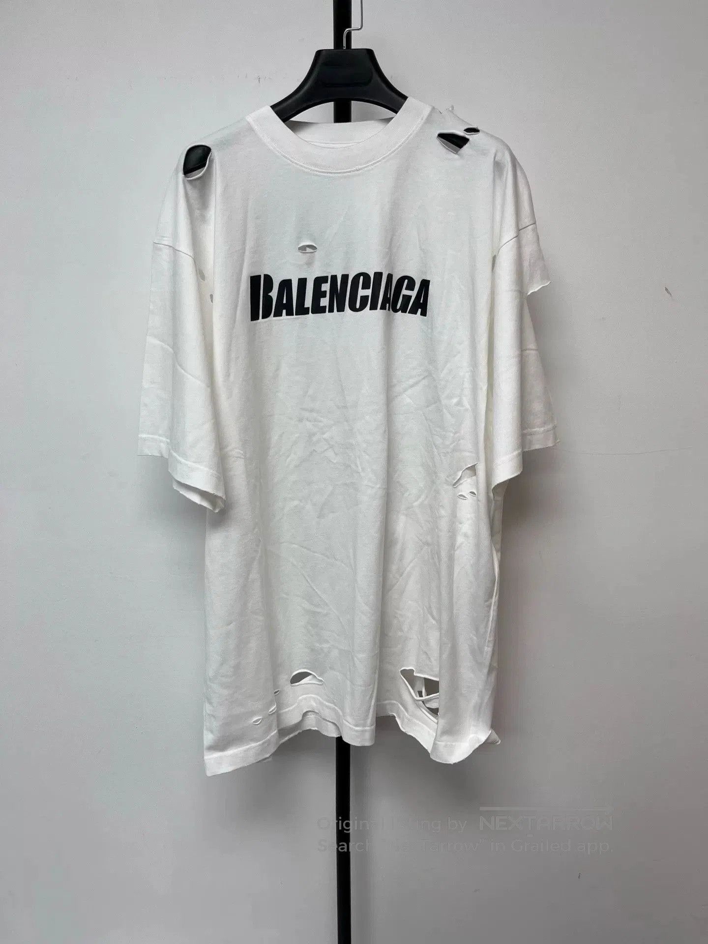 Balenciaga Balenciaga Destroyed Hole Short Sleeve Tee. Size US XS / EU 42 / 0 - 1 Thumbnail