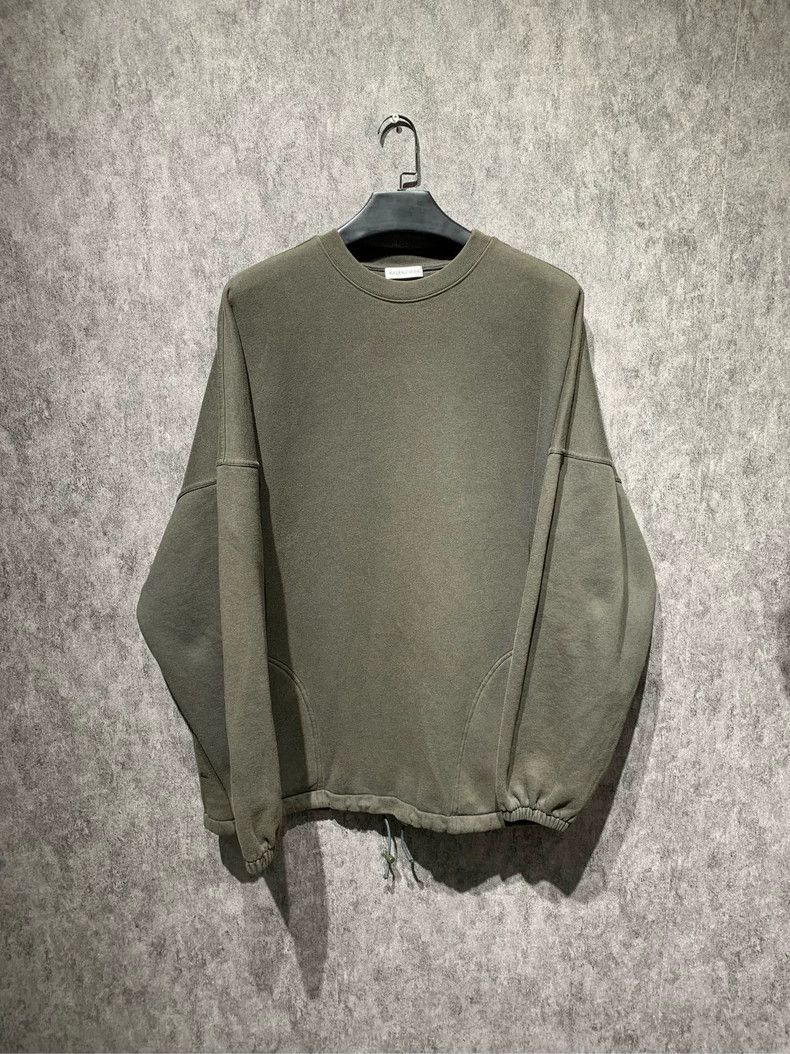 Balenciaga Balenciaga Dark Coffee Crew Neck long sleeves 2502-Nextarro Size US XS / EU 42 / 0 - 1 Thumbnail