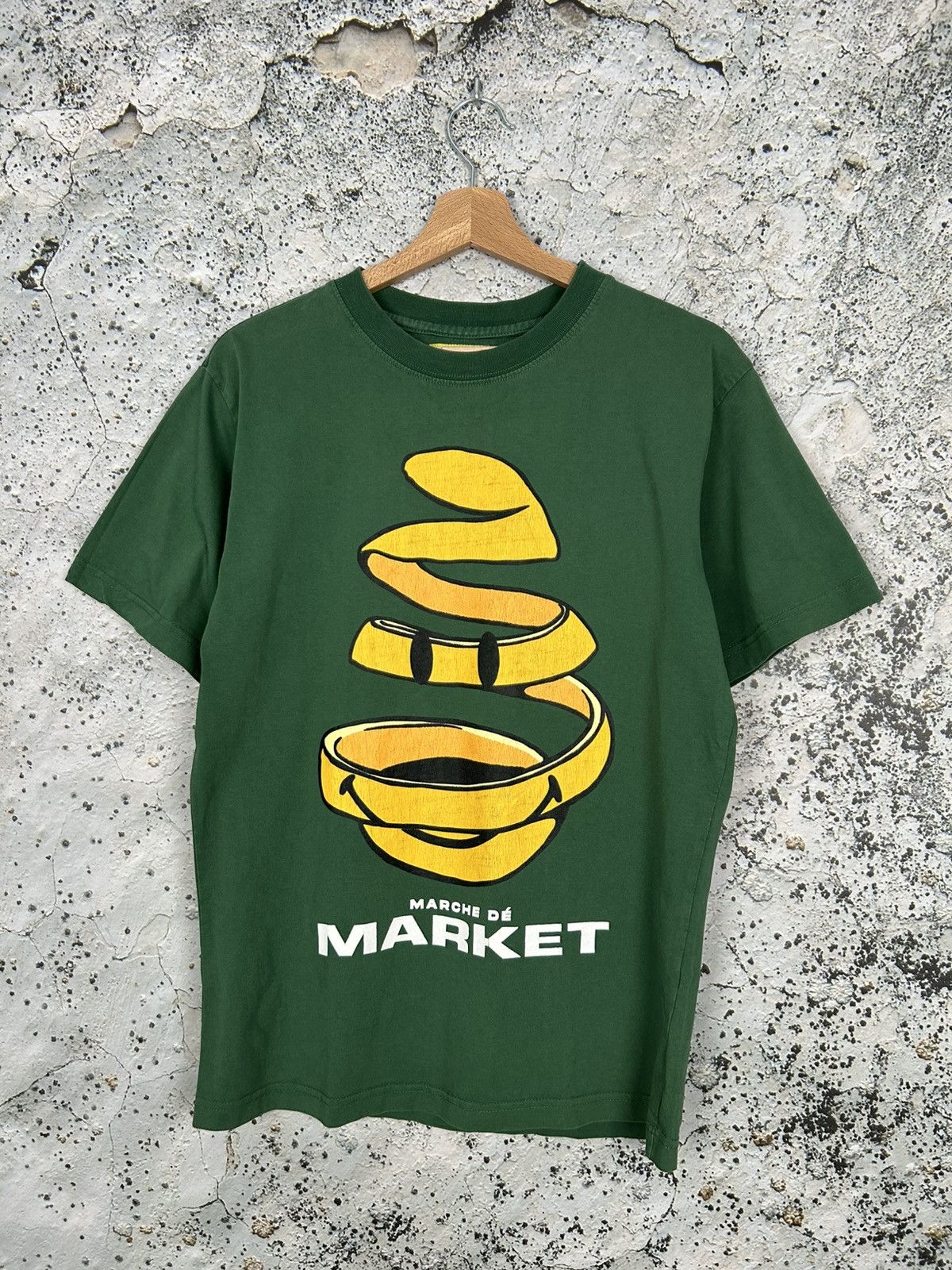 Vintage Smiley Marche de Market Japanese Graphic Tee Streetwear Hype Size US S / EU 44-46 / 1 - 1 Thumbnail