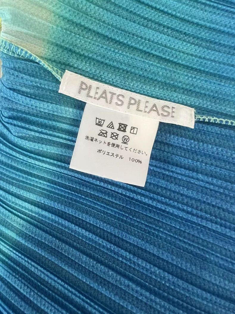 Issey Miyake Issey Miyake size:3 Yellow and blue gradient pleated cardi Size XS / US 0-2 / IT 36-38 - 4 Thumbnail