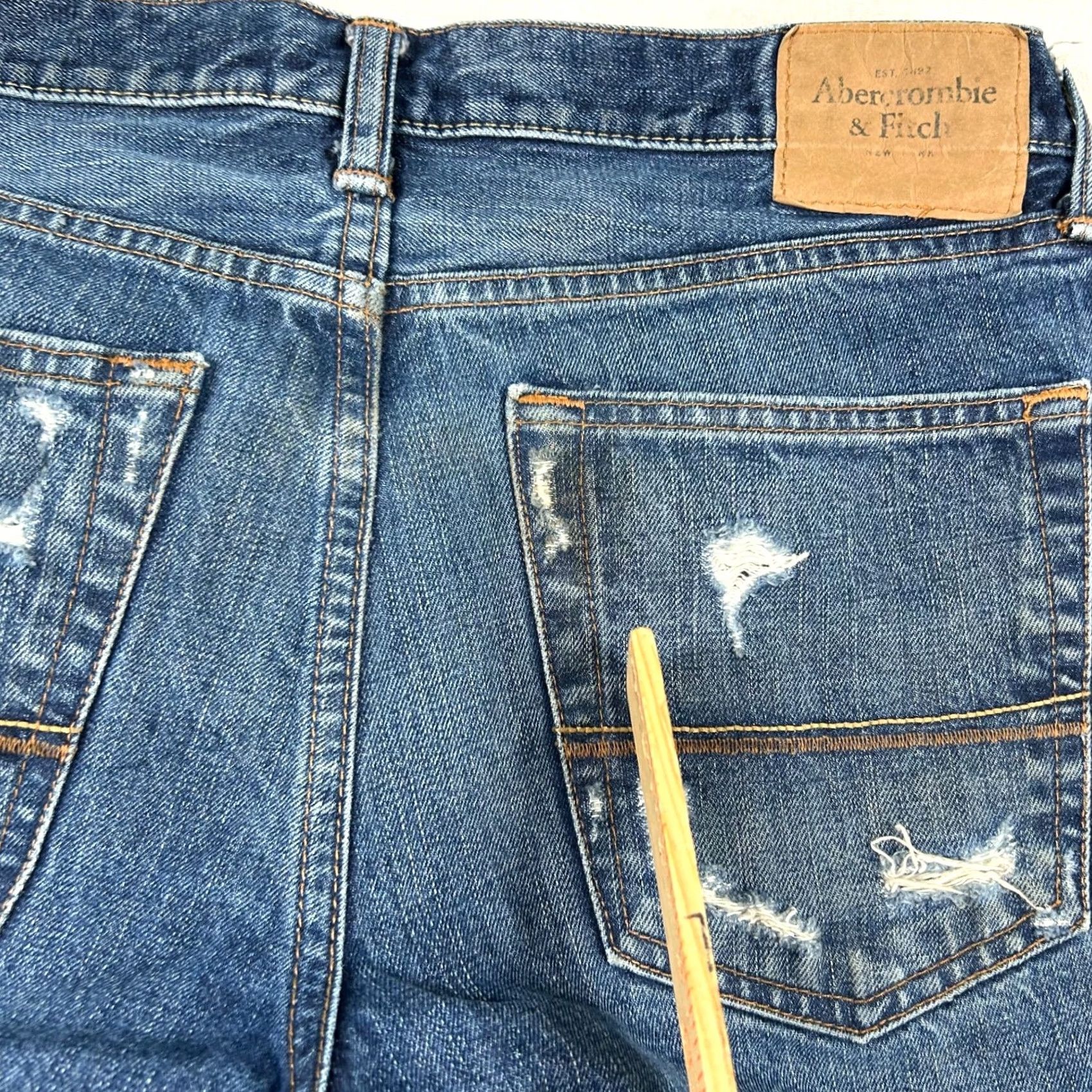 Abercrombie & Fitch VINTAGE Abercrombie & Fitch Jeans Mens 32x30 Slim Straight Button Fly Distressed Denim 5-Pocket Blue Cotton 100% Regular Mens Size US 32 / EU 48 - 3 Thumbnail