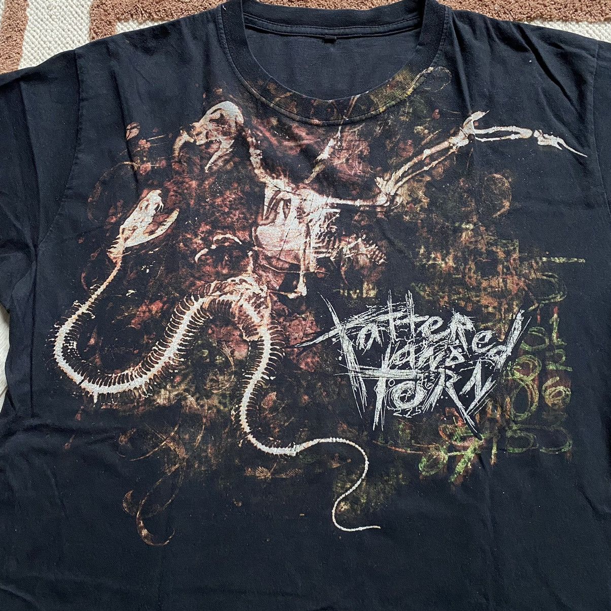 Band Tees SLIPKNOT Y2K TATTERED AND TORN BIG PRINT T SHIRT Size US L / EU 52-54 / 3 - 3 Thumbnail