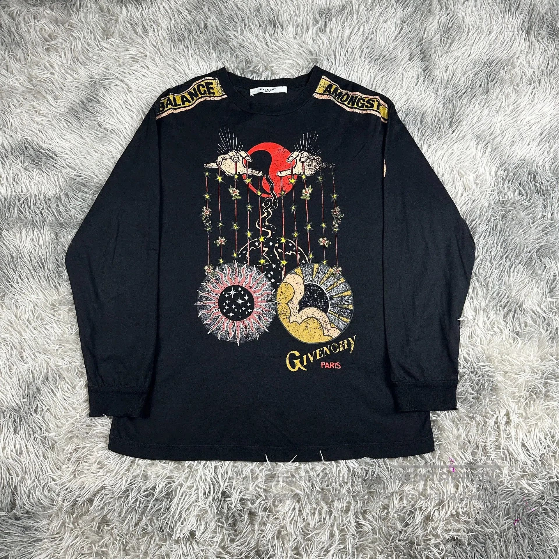Givenchy givenchy black printed long sleeve t. Size US M / EU 48-50 / 2 - 1 Thumbnail