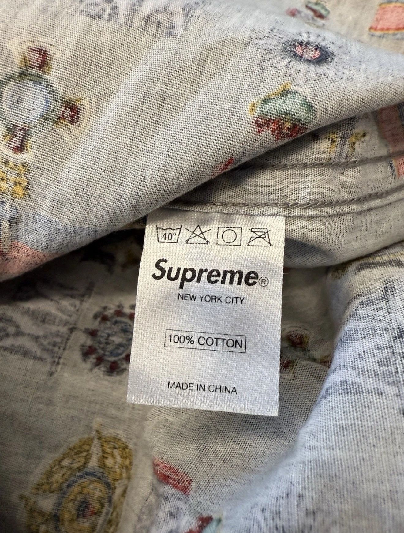 Supreme SS10 Supreme Medals S/S Button Up Shirt Size US M / EU 48-50 / 2 - 7 Thumbnail