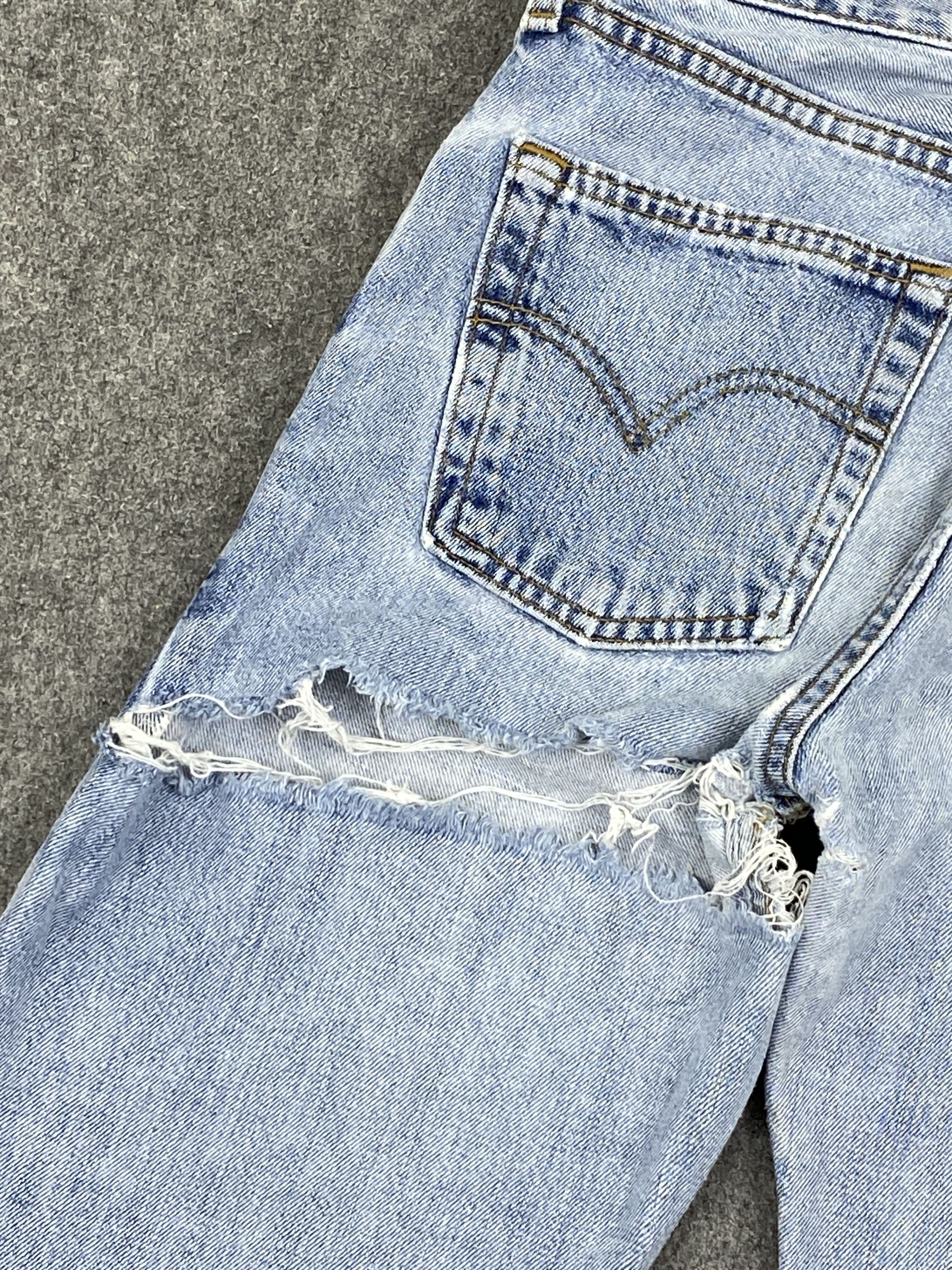 Levi's Vintage Levis 501 Distressed Jeans DP2740 Size US 29 - 18 Thumbnail