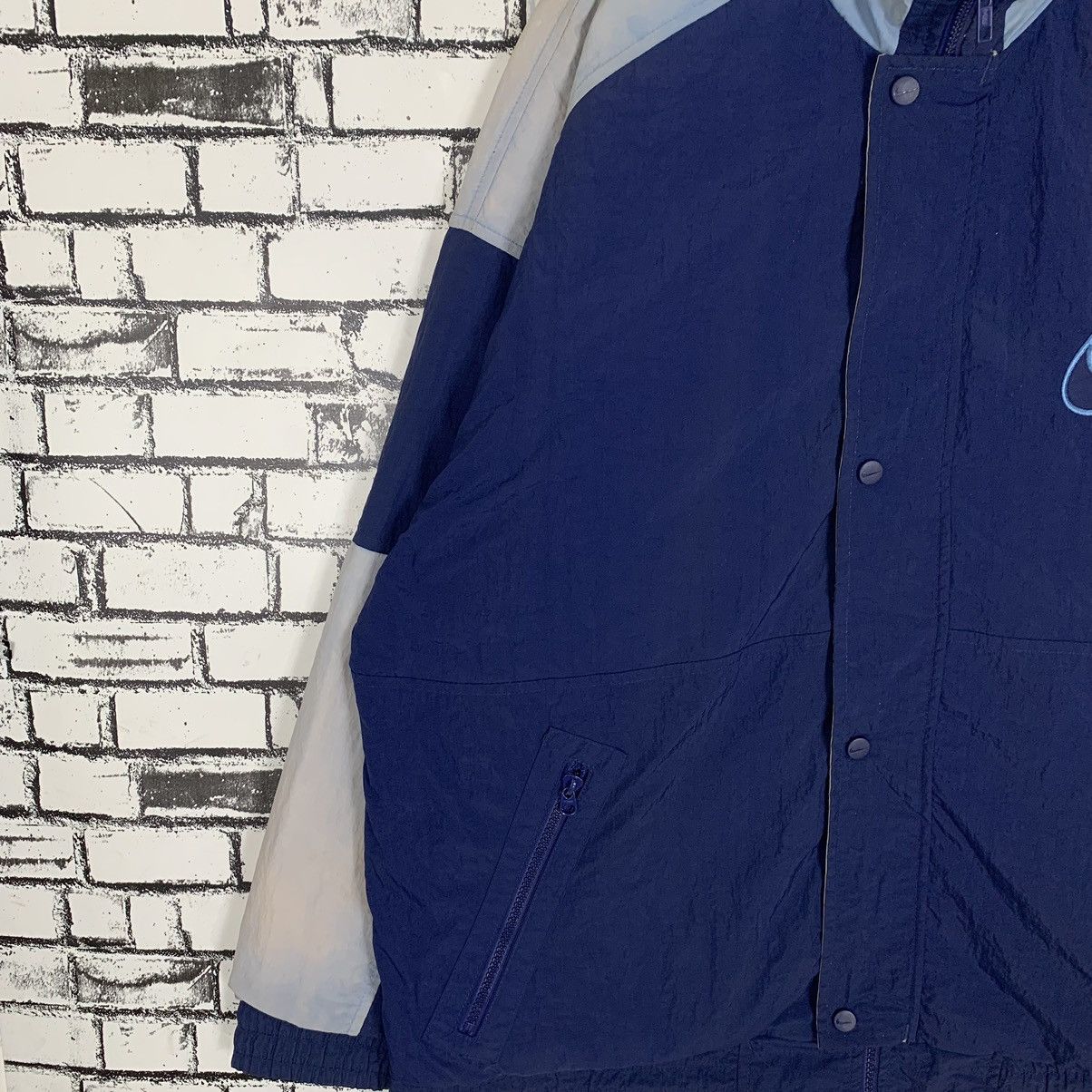 Vintage Vintage Sportwear Nike Windbreaker Jacket Size US XL / EU 56 / 4 - 7 Thumbnail