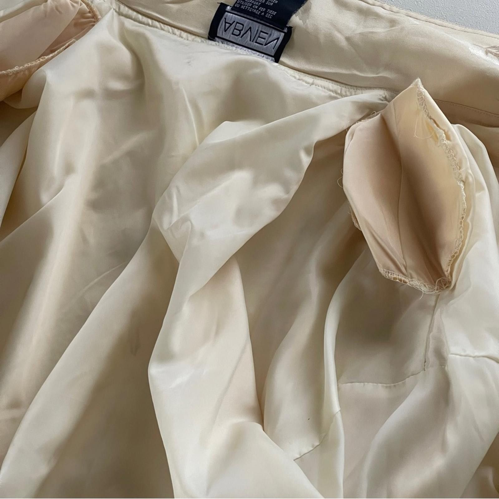 Other Elegant Cream Silk Women's Jacket in Large Size L / US 10 / IT 46 - 8 Thumbnail
