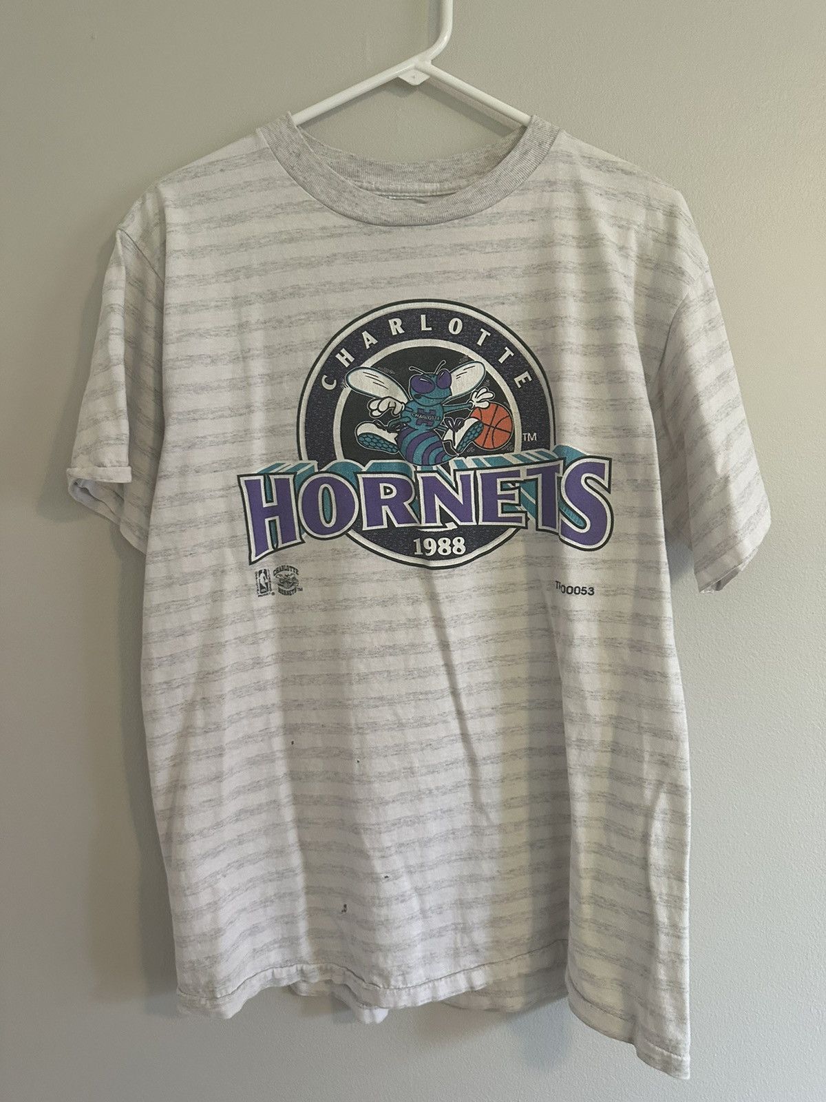 NBA × Vintage Charlotte Hornets Stripe Tee Size US L / EU 52-54 / 3 - 1 Thumbnail
