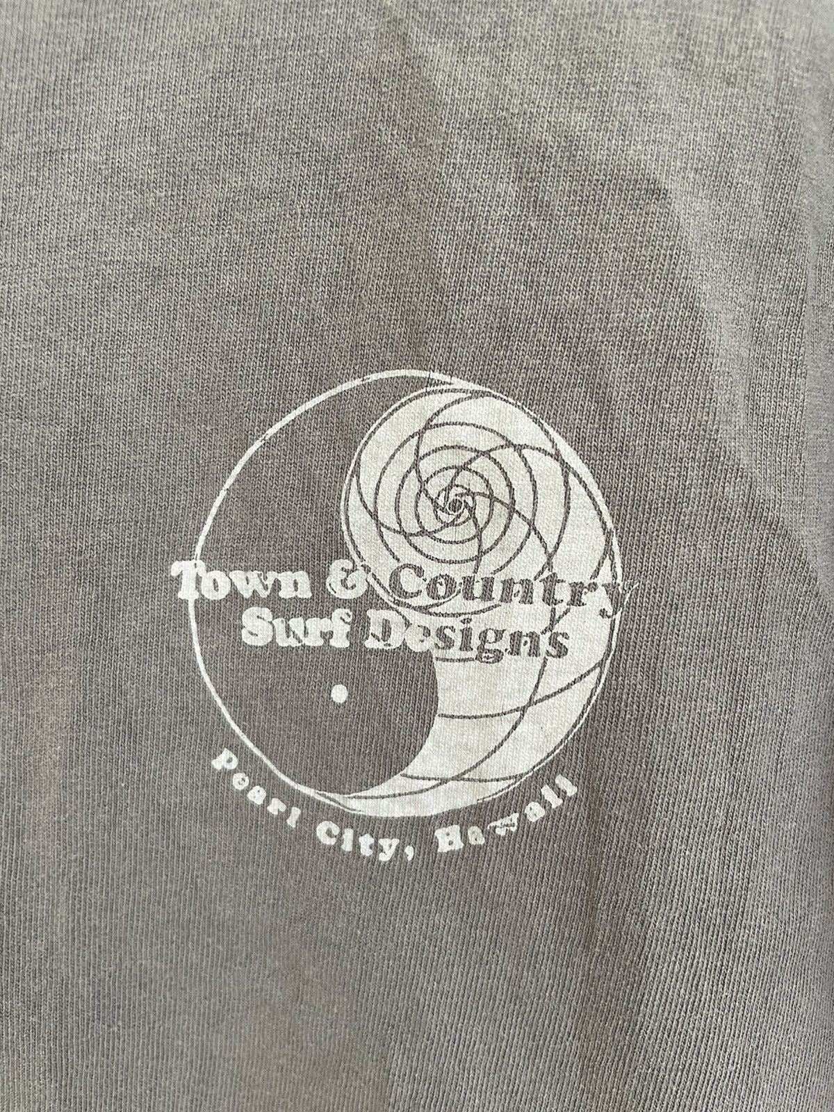 Vintage Vintage T&C Surf Design Hawaii t shirt Size US M / EU 48-50 / 2 - 4 Thumbnail