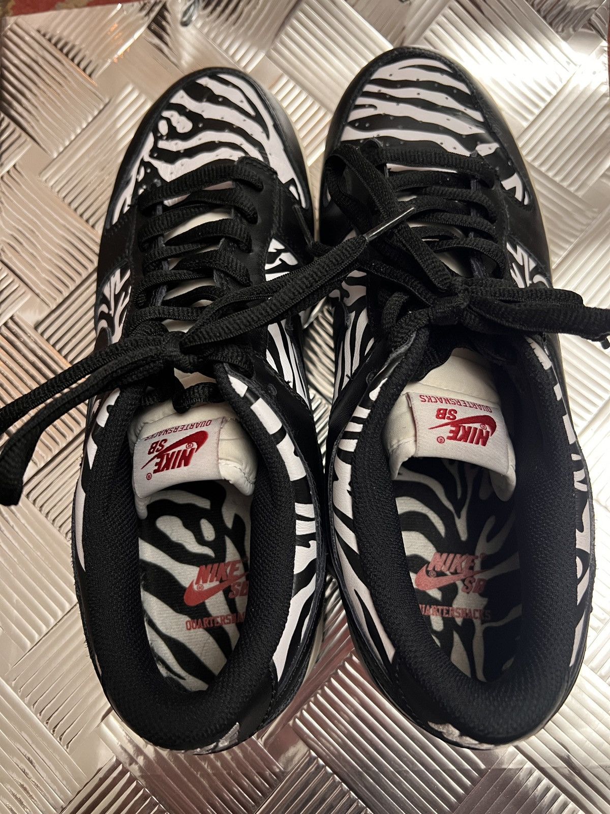Nike SB Quartersnacks Nike SB Dunk Low 'Little Debbie's Zebra Cakes' Size US 11 / EU 44 - 4 Thumbnail