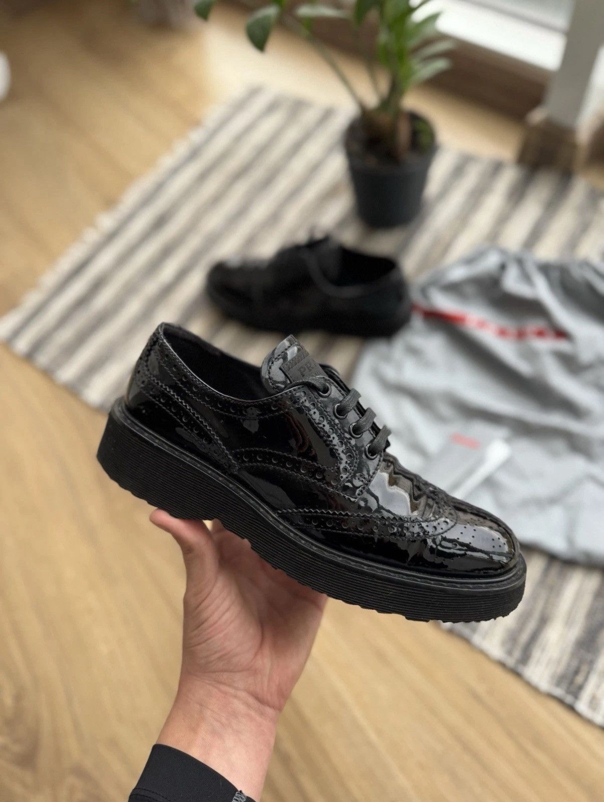 Prada PRADA Patent Leather Laceup Oxford Black Classic Shoes WMNS Size US 7 / IT 37 - 2 Thumbnail