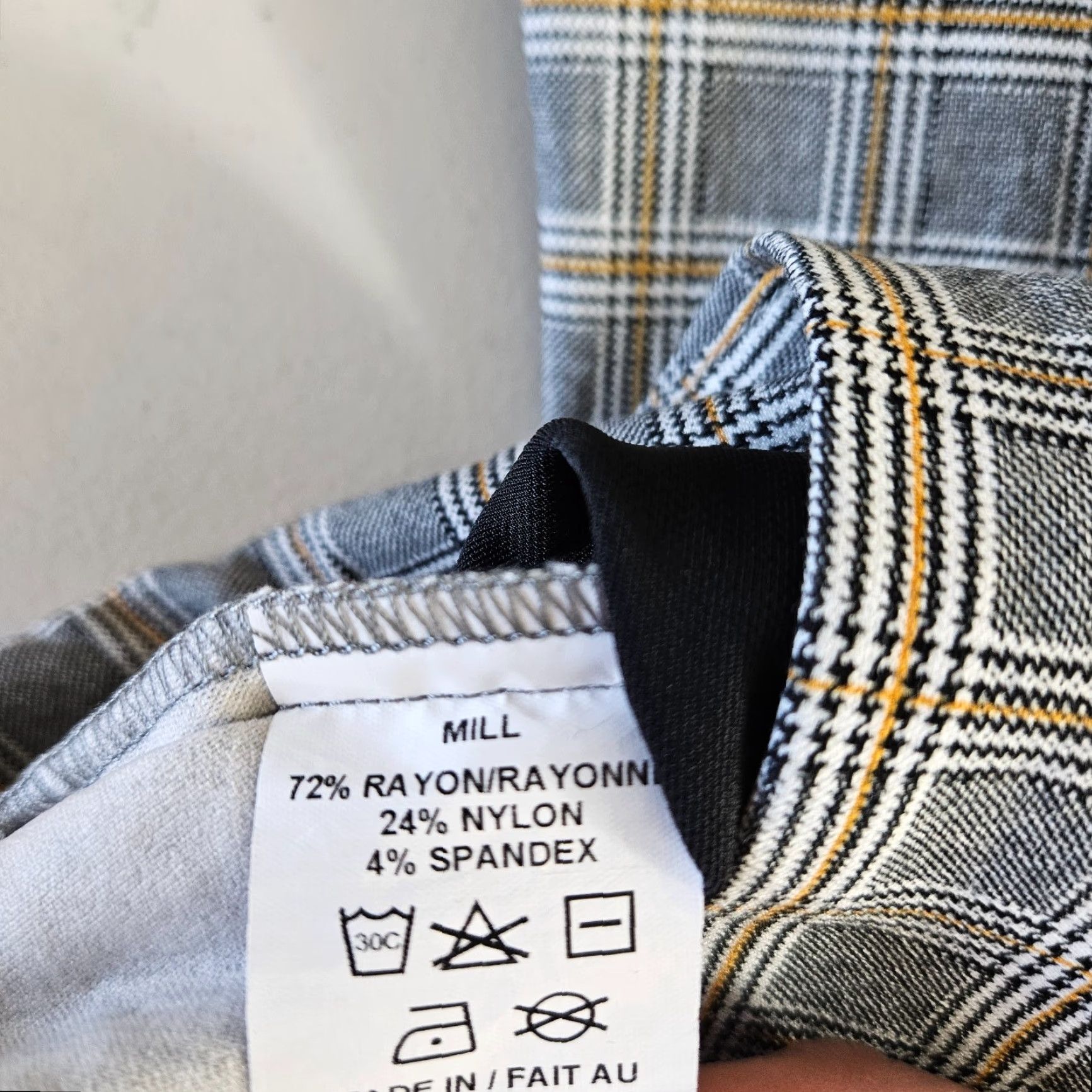 Vintage Margaret M Womens Cropped Pants Slimming Plaid Black Yellow Sz S Adult Small Women's Pants Size 28" / US 6 / IT 42 - 6 Thumbnail