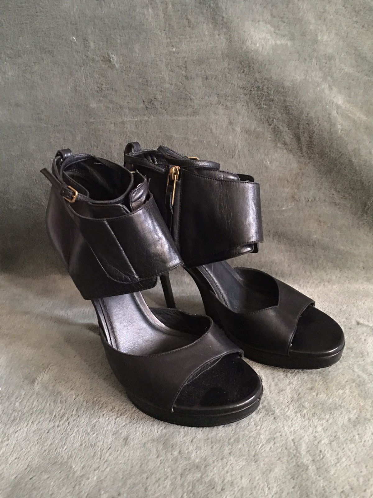 Yves Saint Laurent Yves Saint Laurent Black Leather Heels Platform Booties 39.5 Size US 9.5 / IT 39.5 - 3 Thumbnail