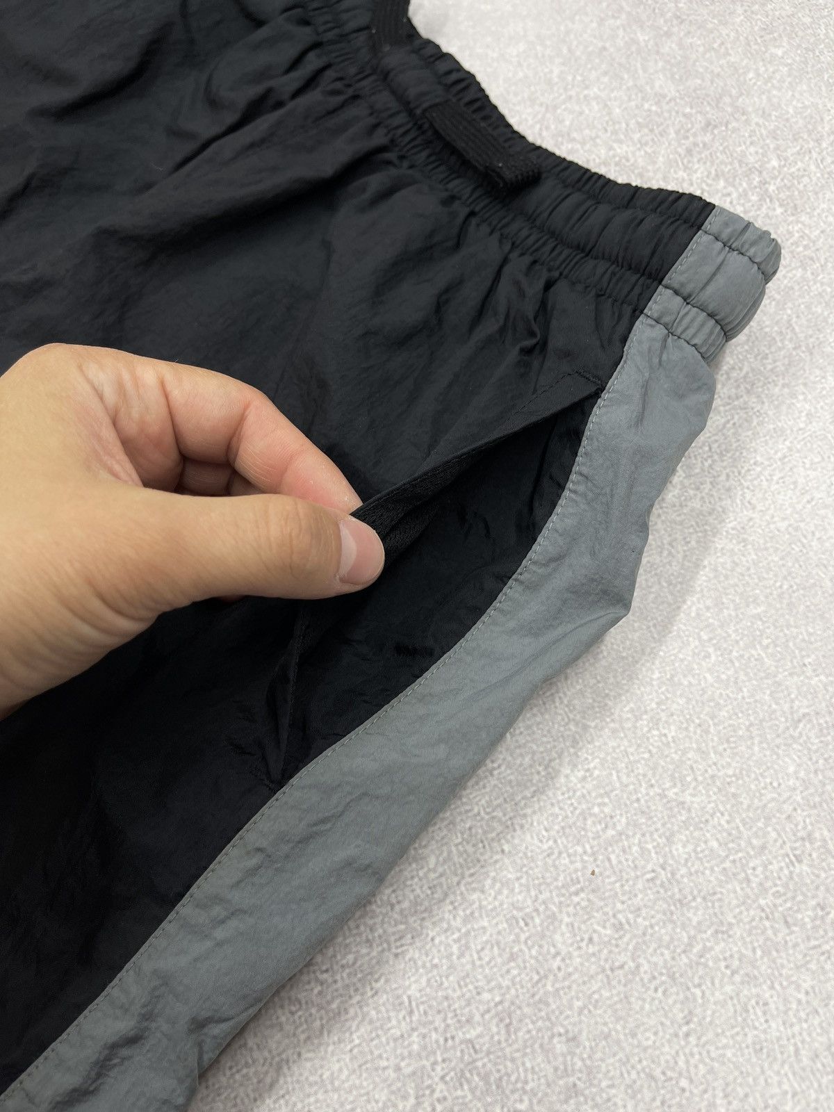 Nike Mens Nike Nylon Sweatpants Black Drill Y2K ACG TN Size S Size US 30 / EU 46 - 8 Thumbnail