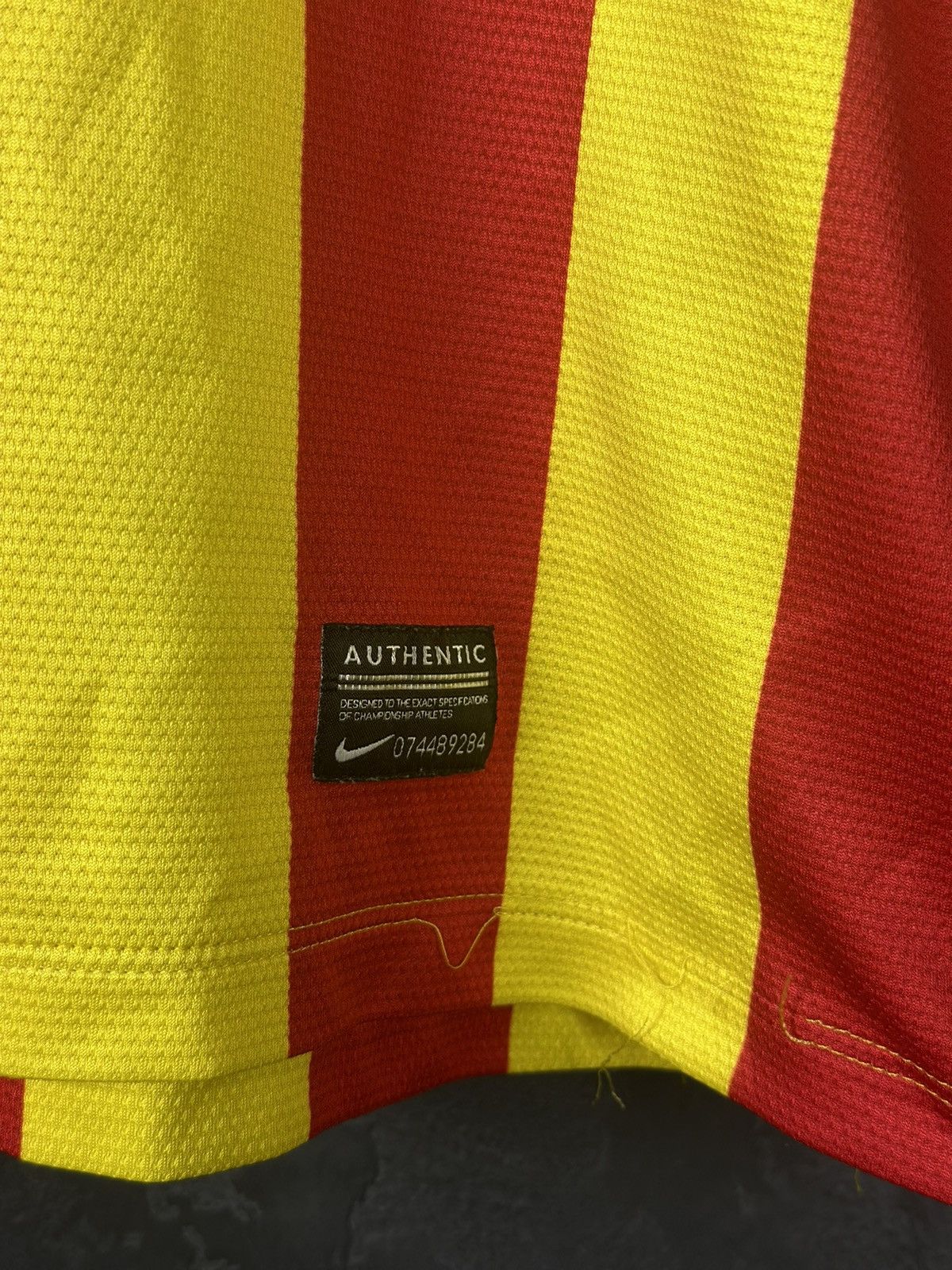 Vintage 2013-2014 Vintage Barcelona FC Away T-shirt + Shorts Size US L / EU 52-54 / 3 - 7 Thumbnail