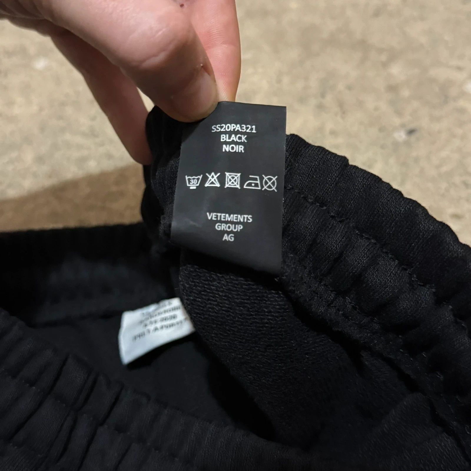 Vetements F/W 2020 Vetements gothic logo sweatpants Size US 30 / EU 46 - 5 Thumbnail