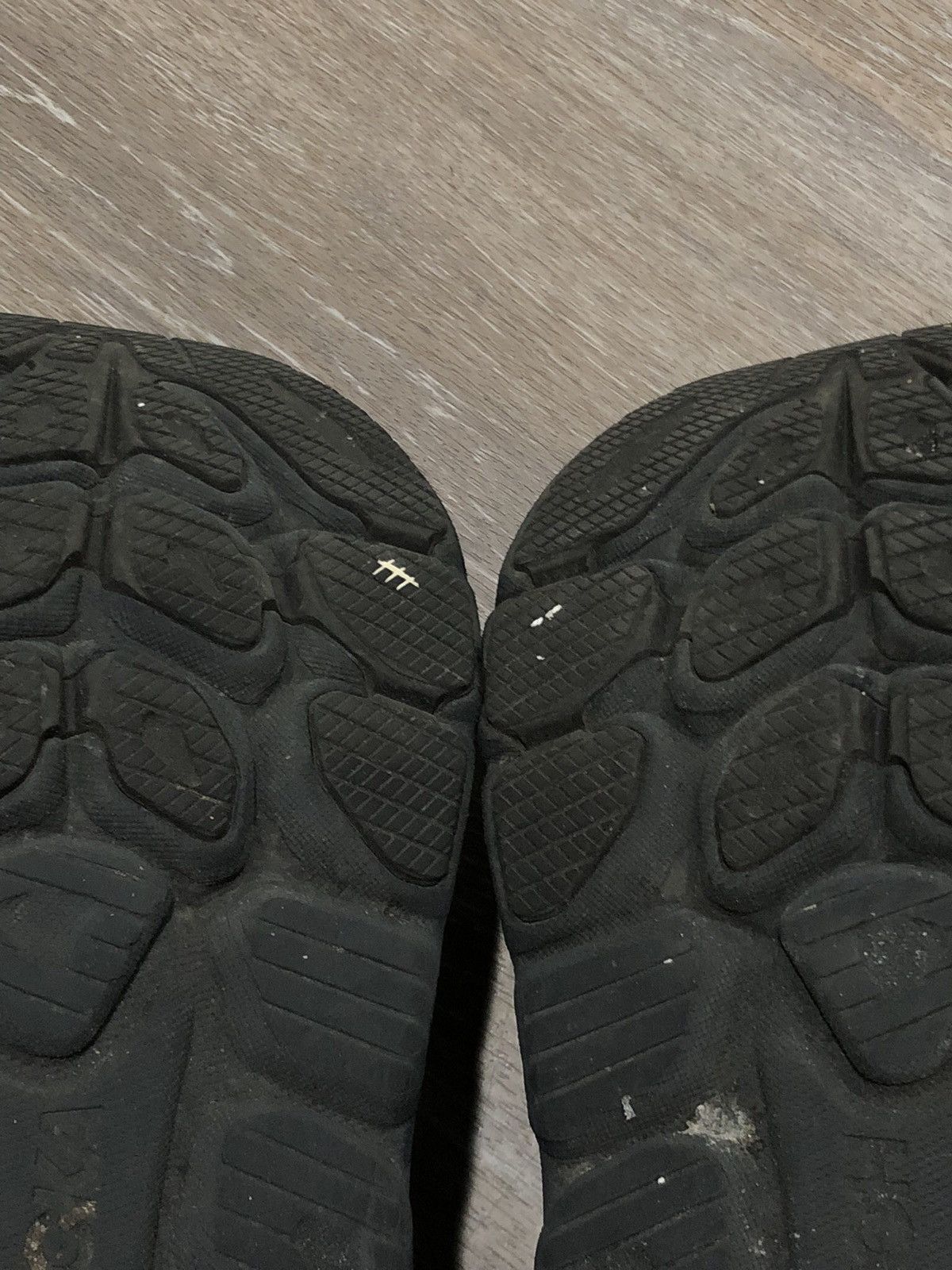 Hoka HOKA ONE ONE Clifton 10 Shoes Mens Size 13 X-Wide Black Size US 13 / EU 46 - 16 Thumbnail