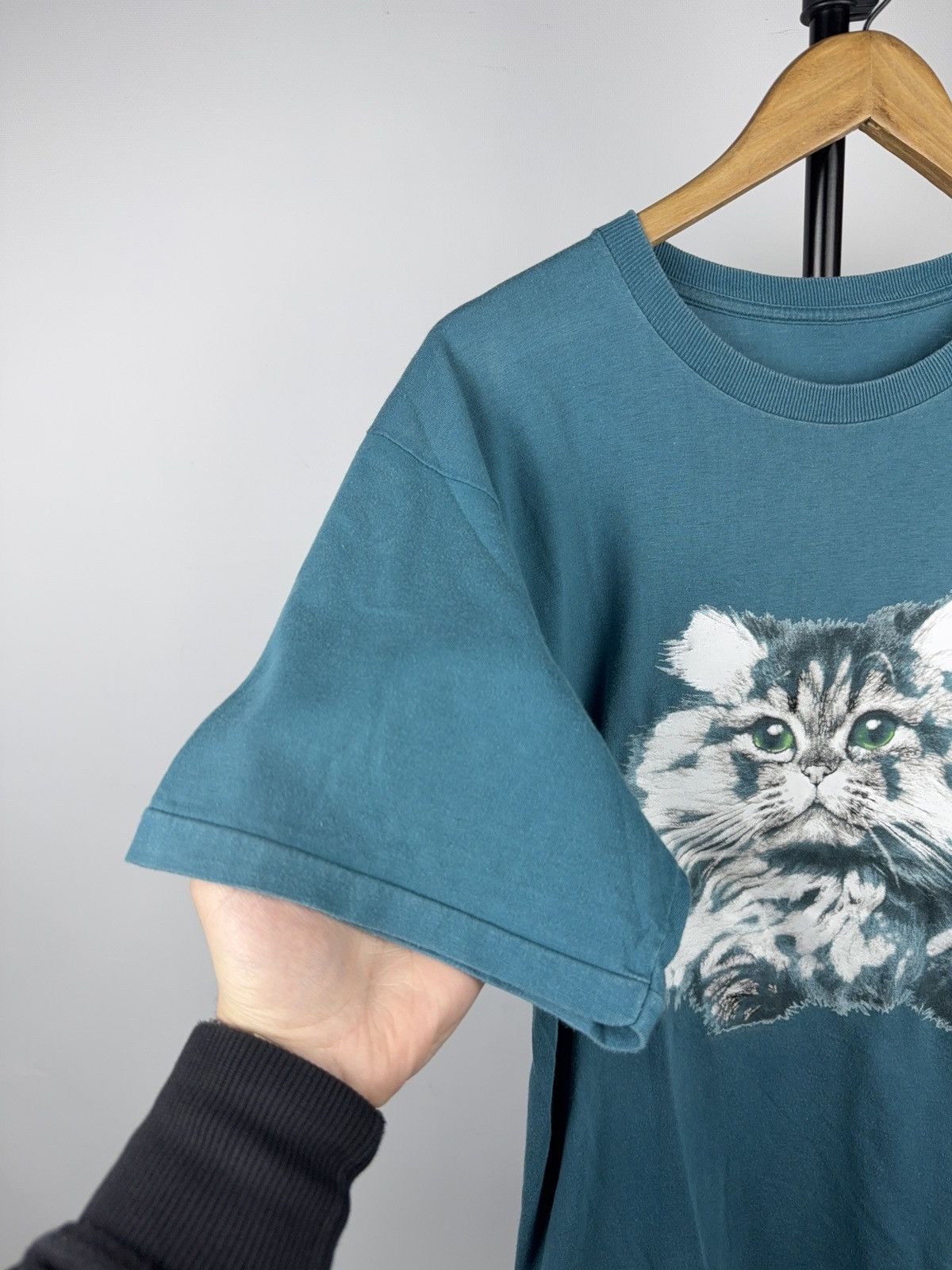 Japanese Brand Retro Rare 1992 Vintage Cat Logo Graphic Tee Single Stitch Size US M / EU 48-50 / 2 - 3 Thumbnail