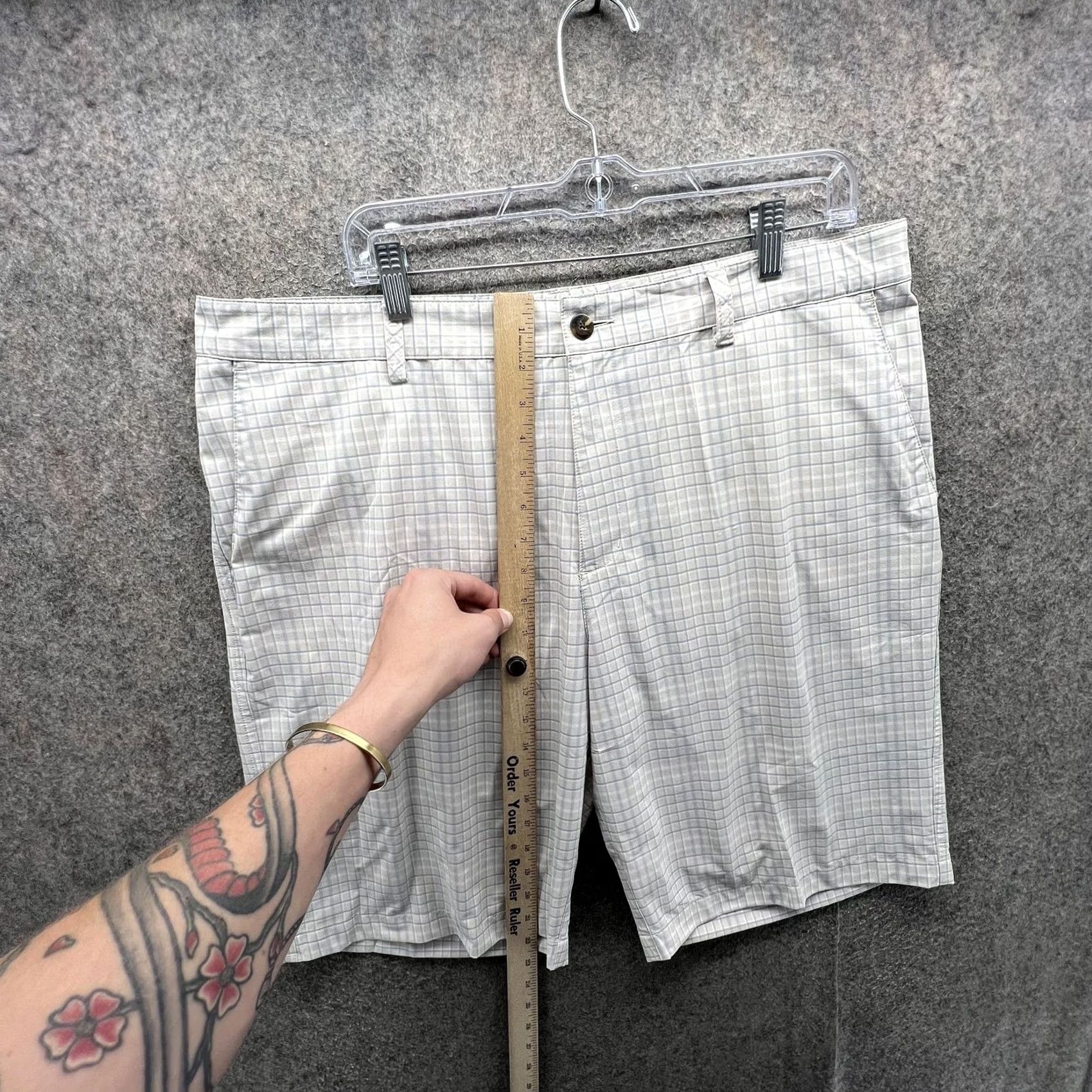 Adidas Adidas Golf Shorts Mens 38 Beige Plaid Casual Performance Lightweight AE7002 pants Size US 38 / EU 54 - 6 Thumbnail