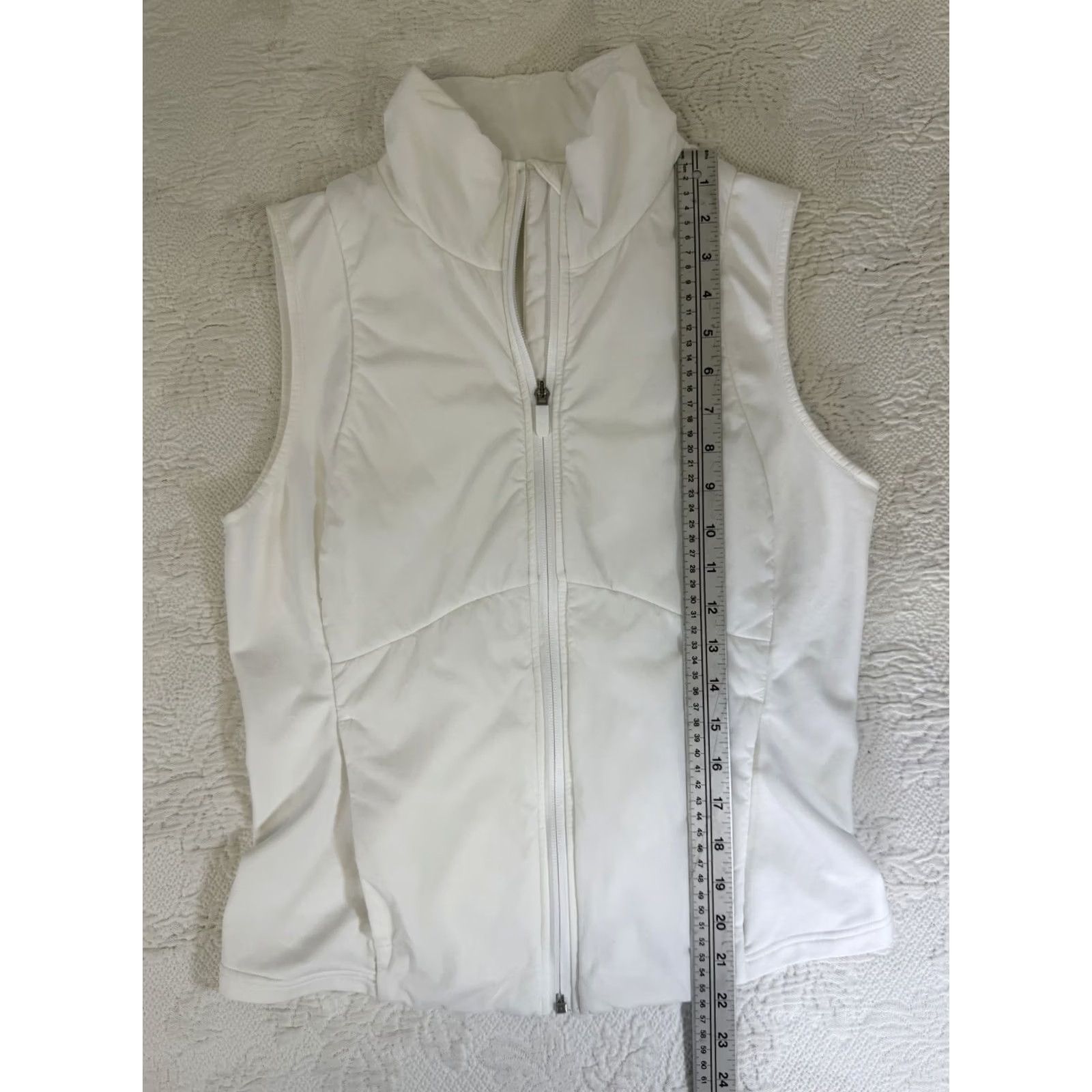 Lululemon Lululemon Vest White Size 10 Full Zip & Pockets Womens Jacket Basic Vest Size L / US 10 / IT 46 - 3 Thumbnail