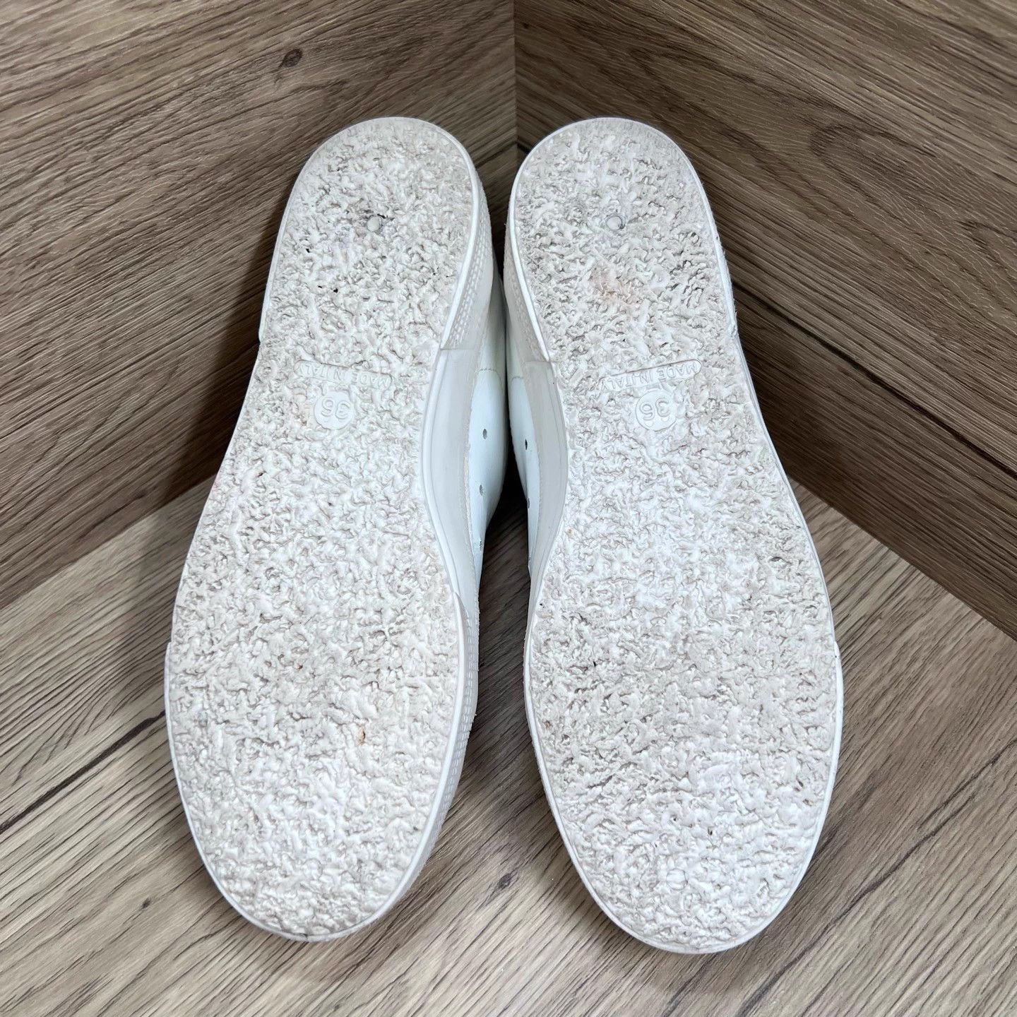 Golden Goose Golden Goose GGDB Silver Tail White Sneakers 36/95% New Size US 5 / IT 35 - 5 Thumbnail