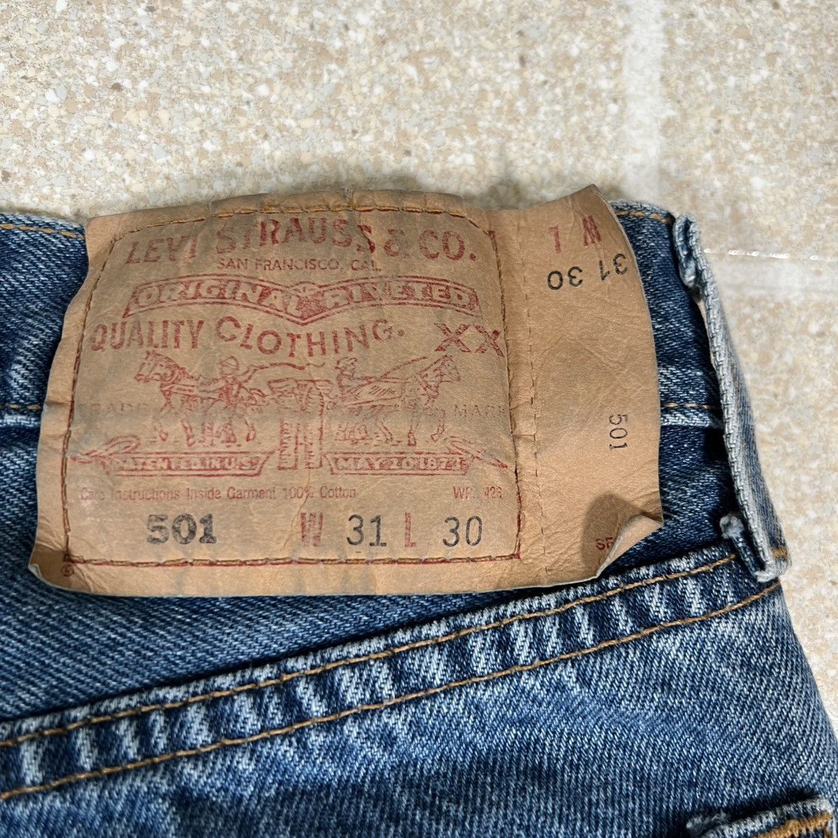 Levi's Vtg Levi’s 501 Button Fly Jeans Made in Mexico Light Wash Size US 29 - 3 Thumbnail