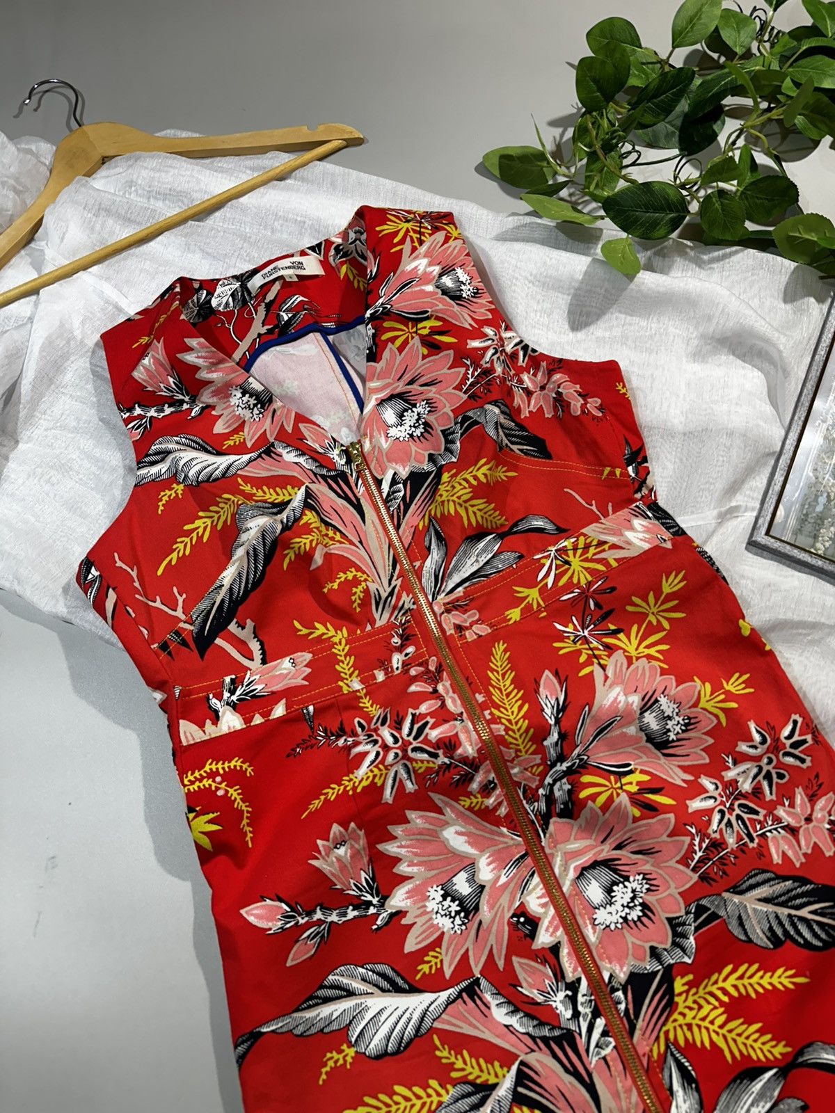 Diane von Furstenberg DVF Red Floral Zip Front Sheath Dress Sz 6 Cotton Stretch Size M / US 6-8 / IT 42-44 - 5 Thumbnail