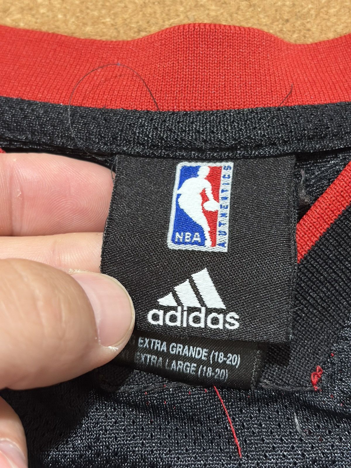 Adidas Miami Heat Basketball Jersey NBA Adidas Shaquille 32 Youth Size US M / EU 48-50 / 2 - 9 Thumbnail