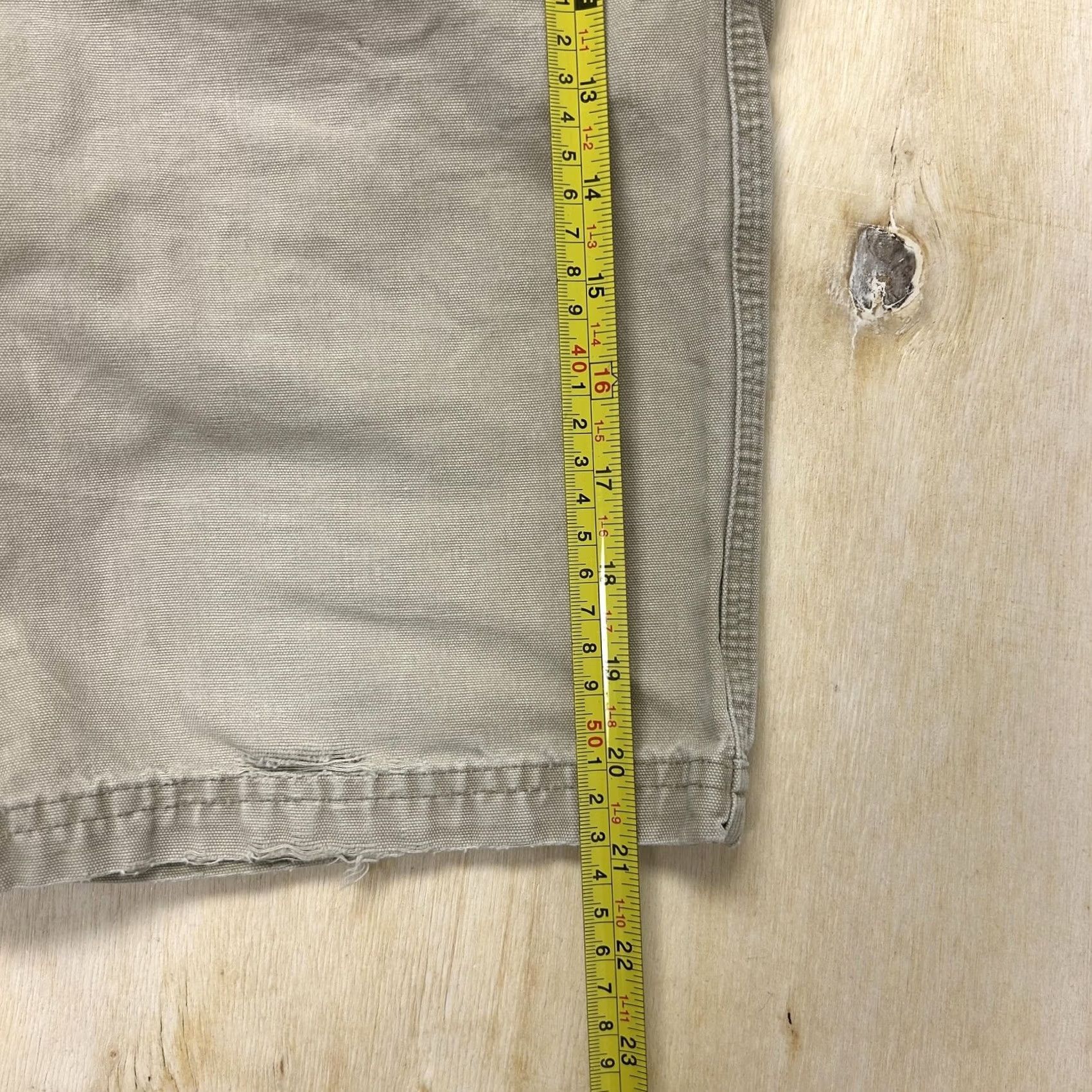 Vintage Columbia Chino Shorts Mens 36 Beige Canvas Utility Pockets 11 Inseam Workwear Size US 36 / EU 52 - 6 Thumbnail
