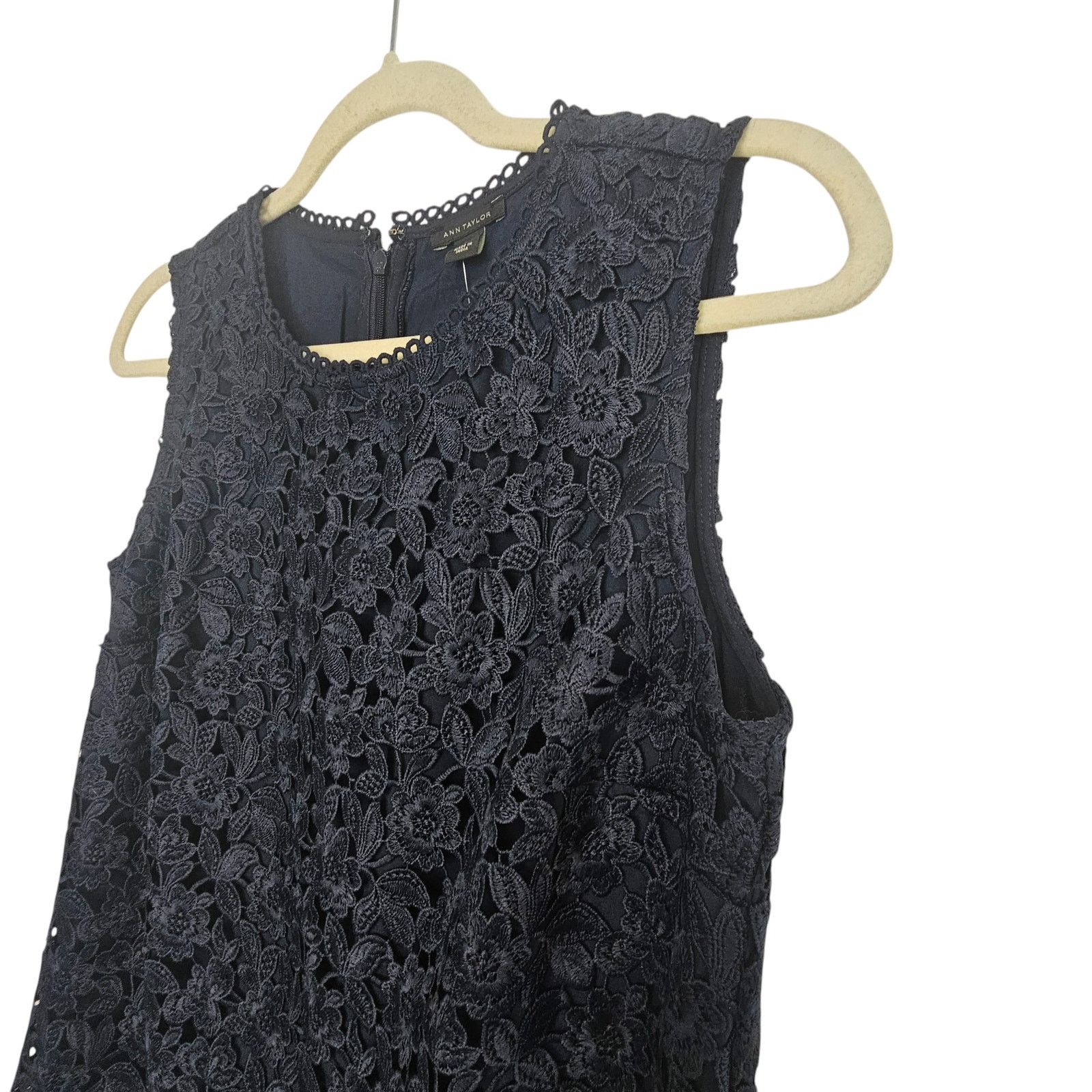 Ann Taylor Ann Taylor Womens Floral Crochet Lace Top Sz S Dark Romantic Size S / US 4 / IT 40 - 4 Thumbnail