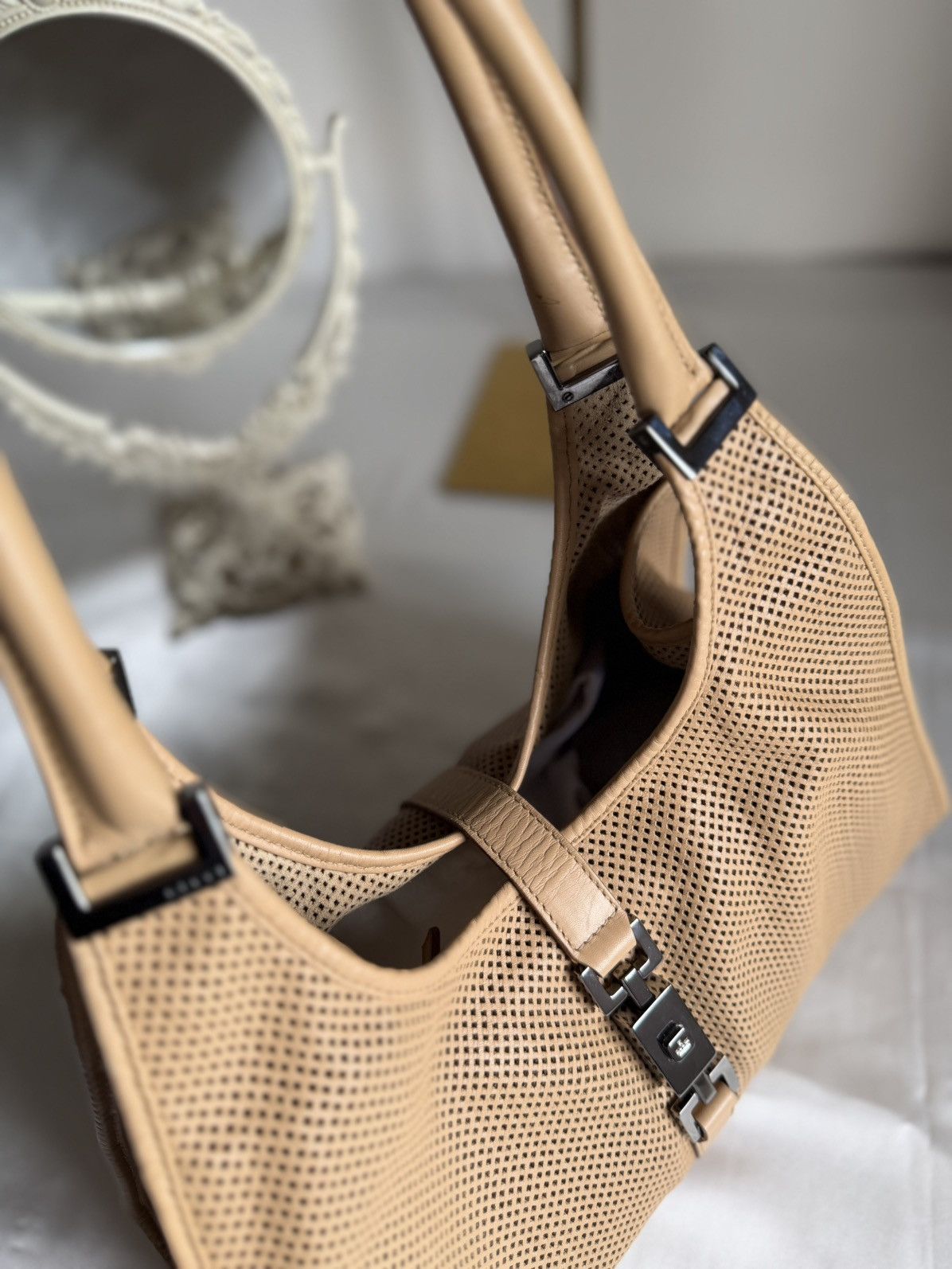 Gucci Authentic GUCCI Jackie Bardot Tan Hobo Perforated Leather Size ONE SIZE - 11 Thumbnail
