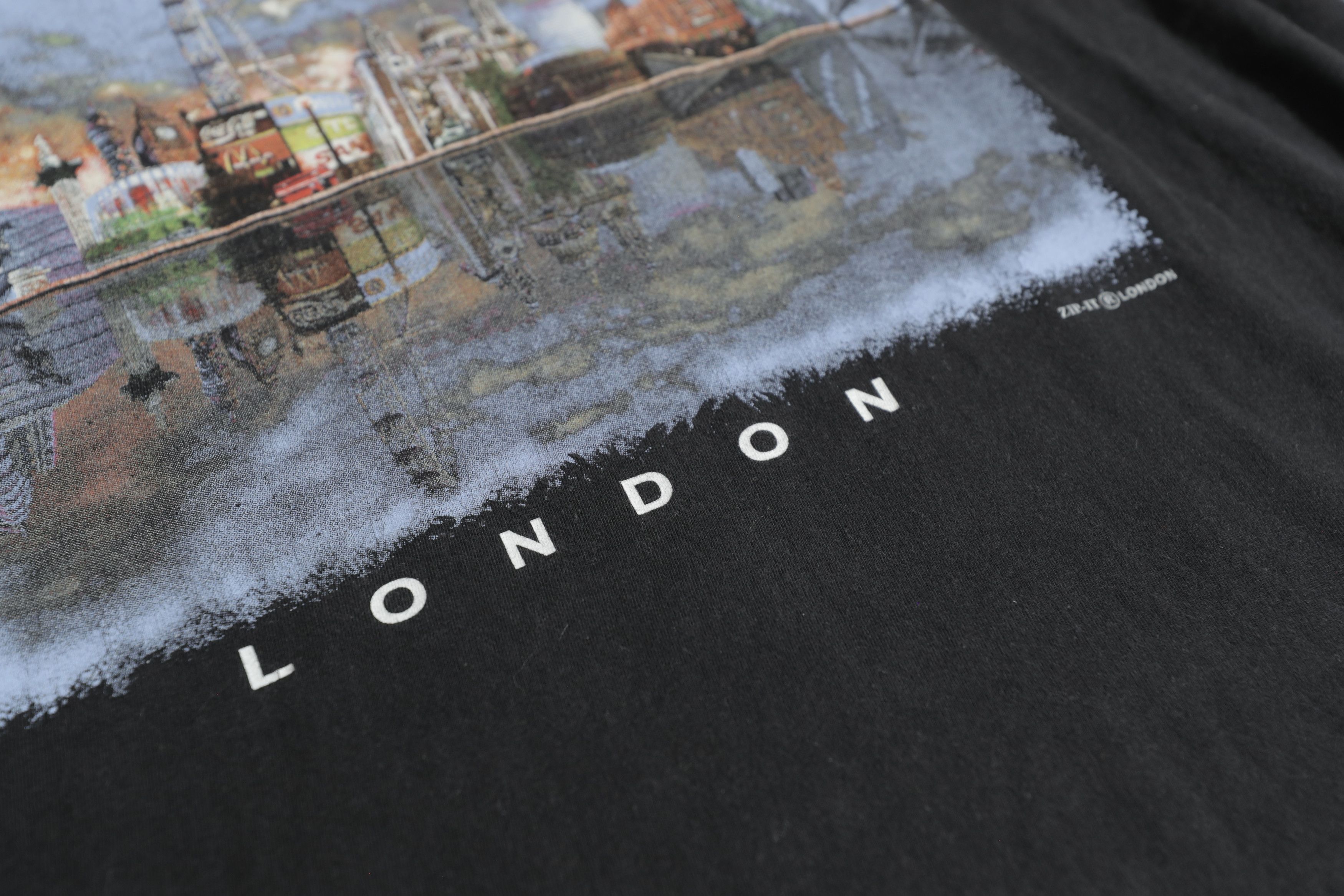 Other Zip-It London Skyline Shirt (S) Size US S / EU 44-46 / 1 - 5 Thumbnail