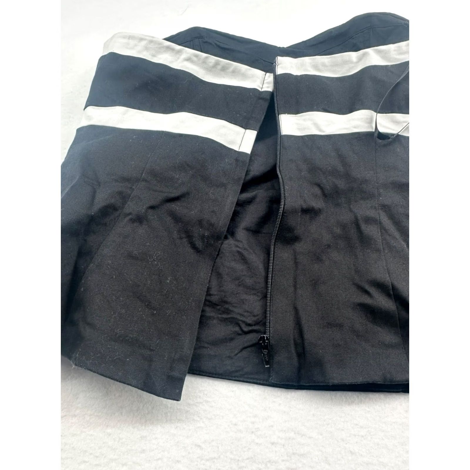 White House Black Market White House Black Market Blouse Womens Strapless Size 4 Black & White Colorful Cotton Spandex 98% Cotton 2% Spandex Dry Clean Only Mens Girls Size S / US 4 / IT 40 - 5 Thumbnail