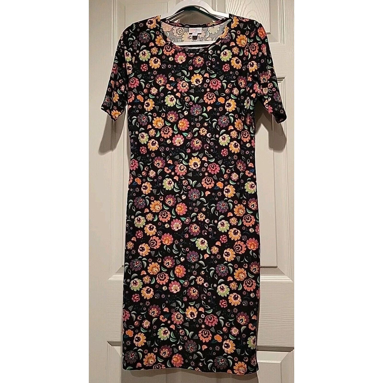 Other LuLaRoe Julia Medium Bodycon Floral Butter Soft Black Print Size M / US 6-8 / IT 42-44 - 1 Thumbnail