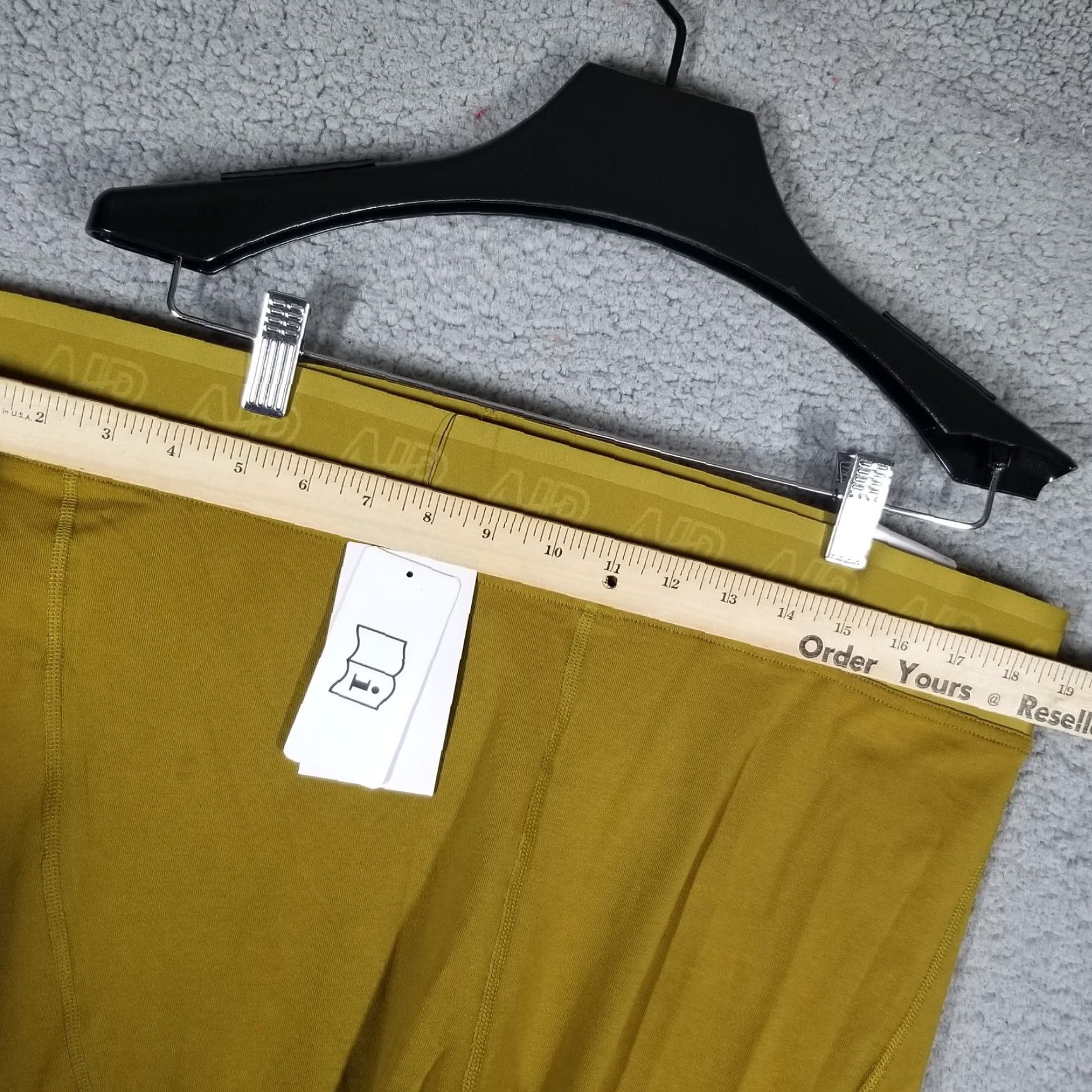 Nike Nike Plus Size Leggings Women 1X Mustard Skinny Compression Athleisure Sportswear Size 40" / US 18 - 6 Thumbnail