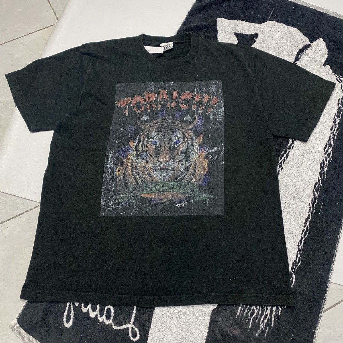 Designer × Japanese Brand × Vintage 2000 s sun faded toraichi T-shirts Tiger Size US L / EU 52-54 / 3 - 1 Thumbnail