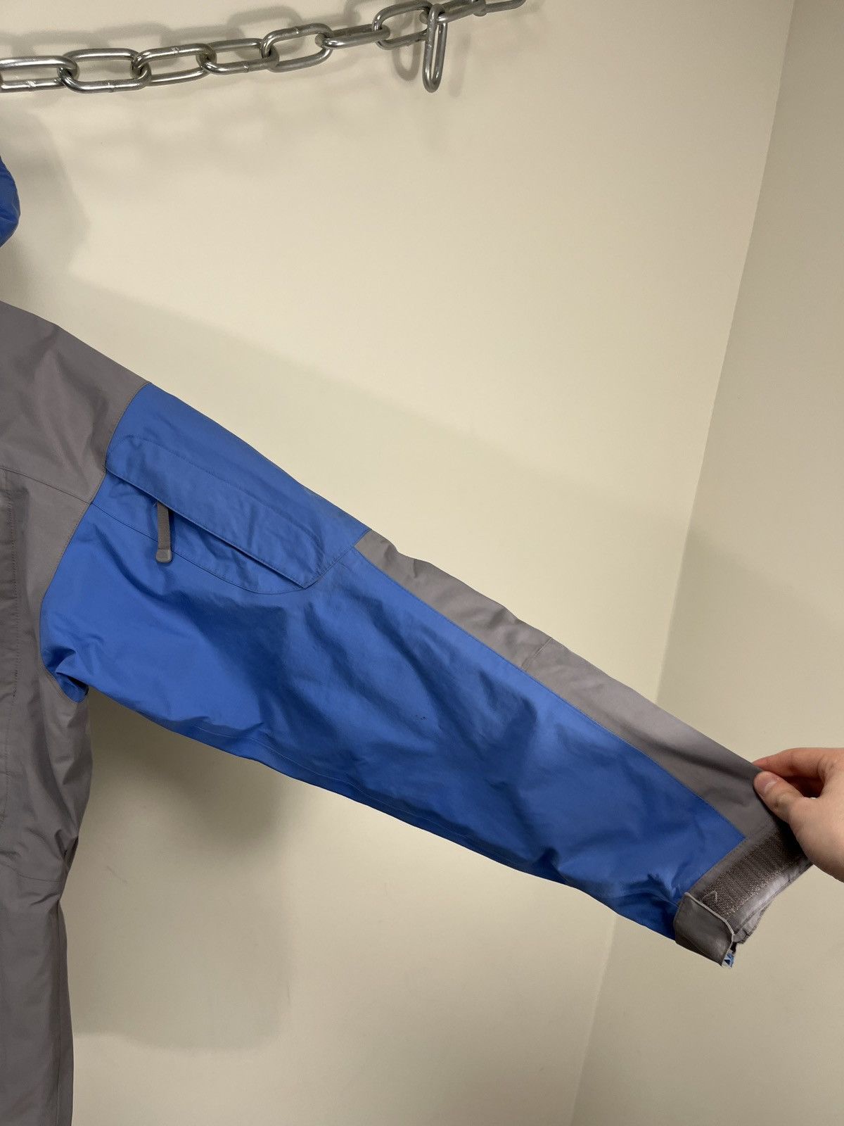 The North Face Vintage The North Face Gore-Tex Nylon Hooded Outdoor Jacket Size US L / EU 52-54 / 3 - 9 Thumbnail